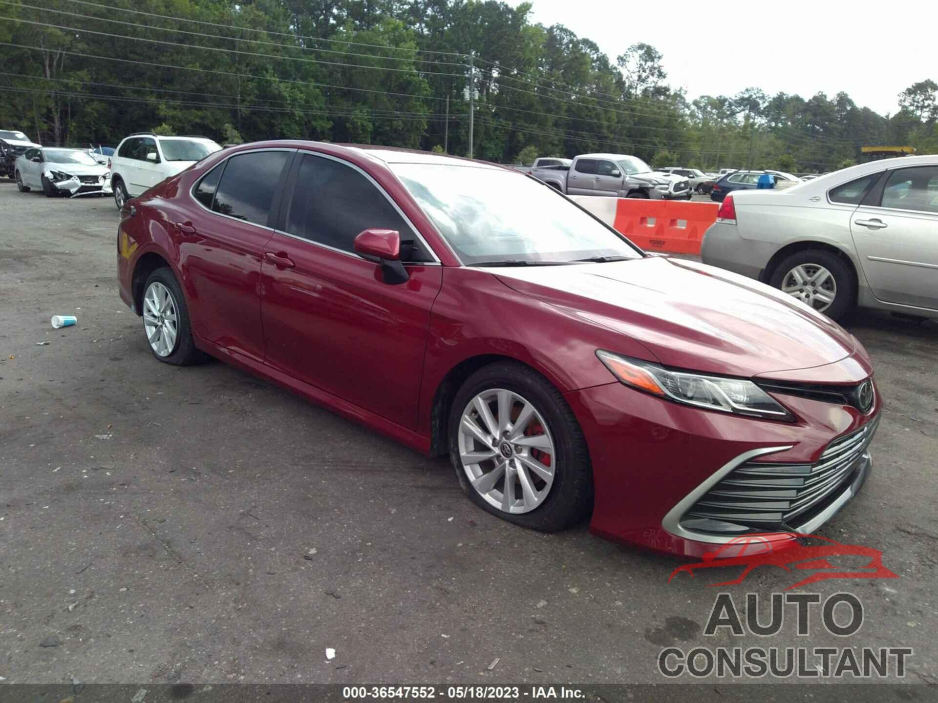TOYOTA CAMRY 2021 - 4T1C11AK7MU568837