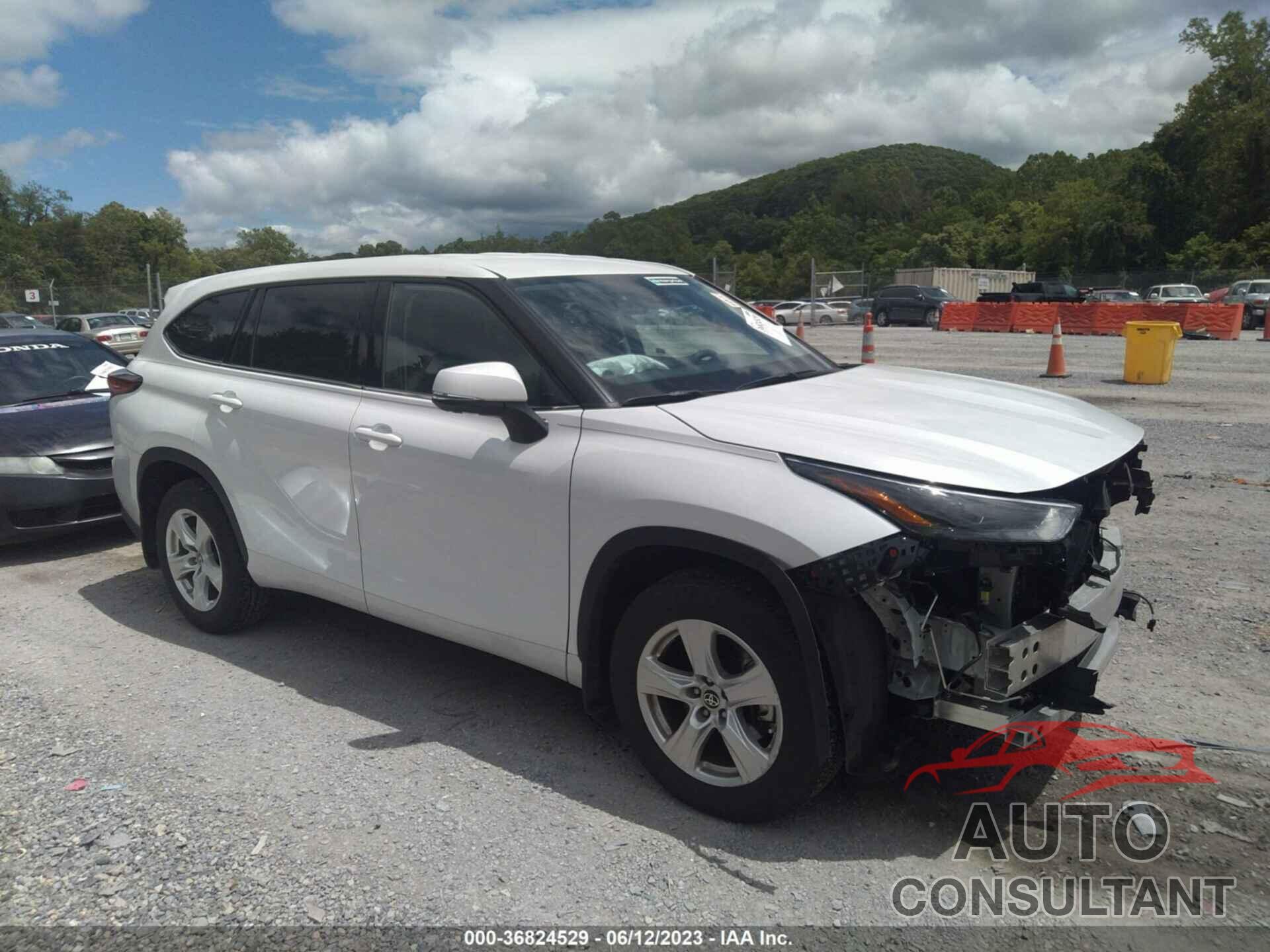 TOYOTA HIGHLANDER 2022 - 5TDCZRBH8NS242047