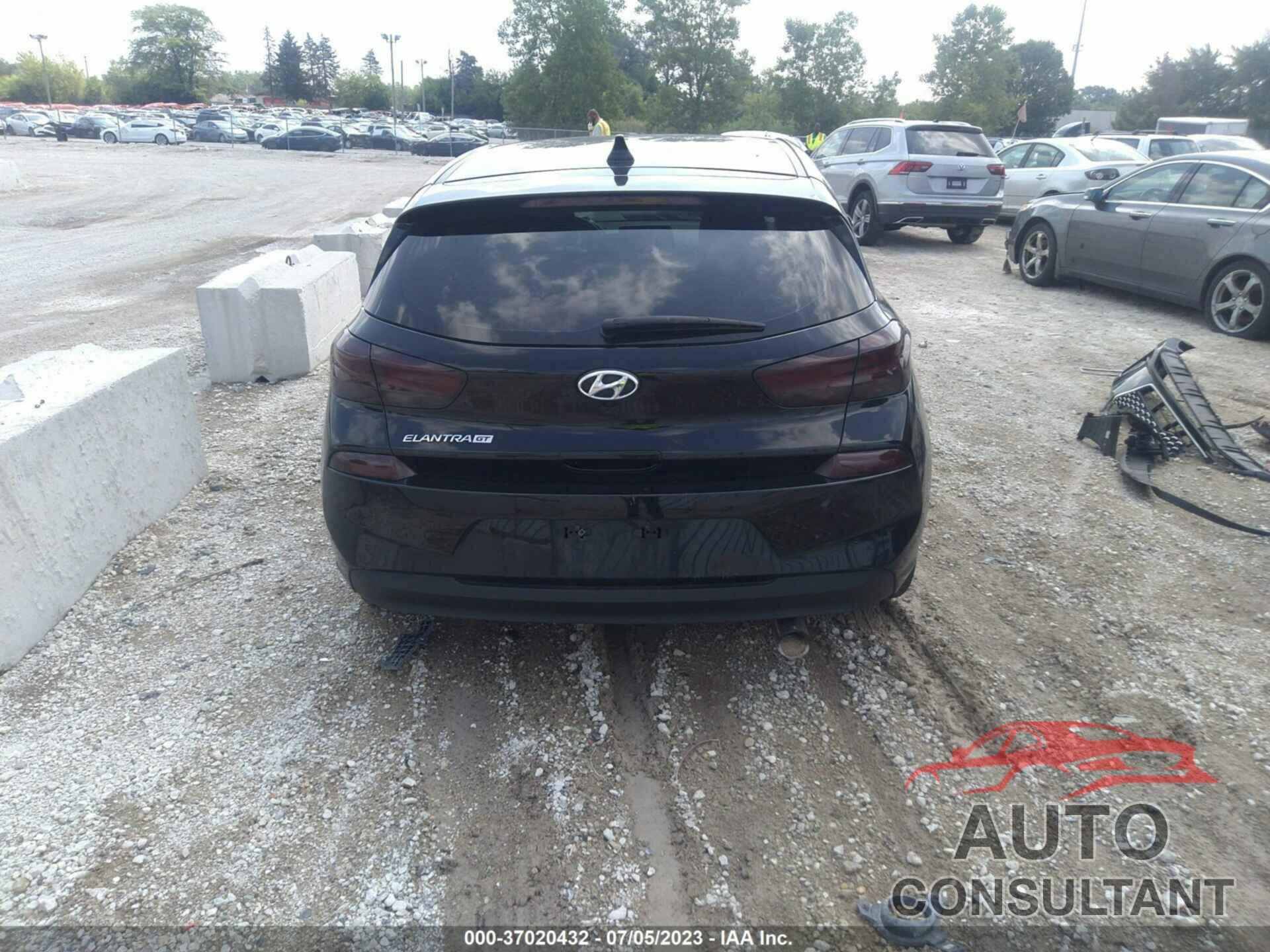 HYUNDAI ELANTRA GT 2018 - KMHH35LE7JU083396