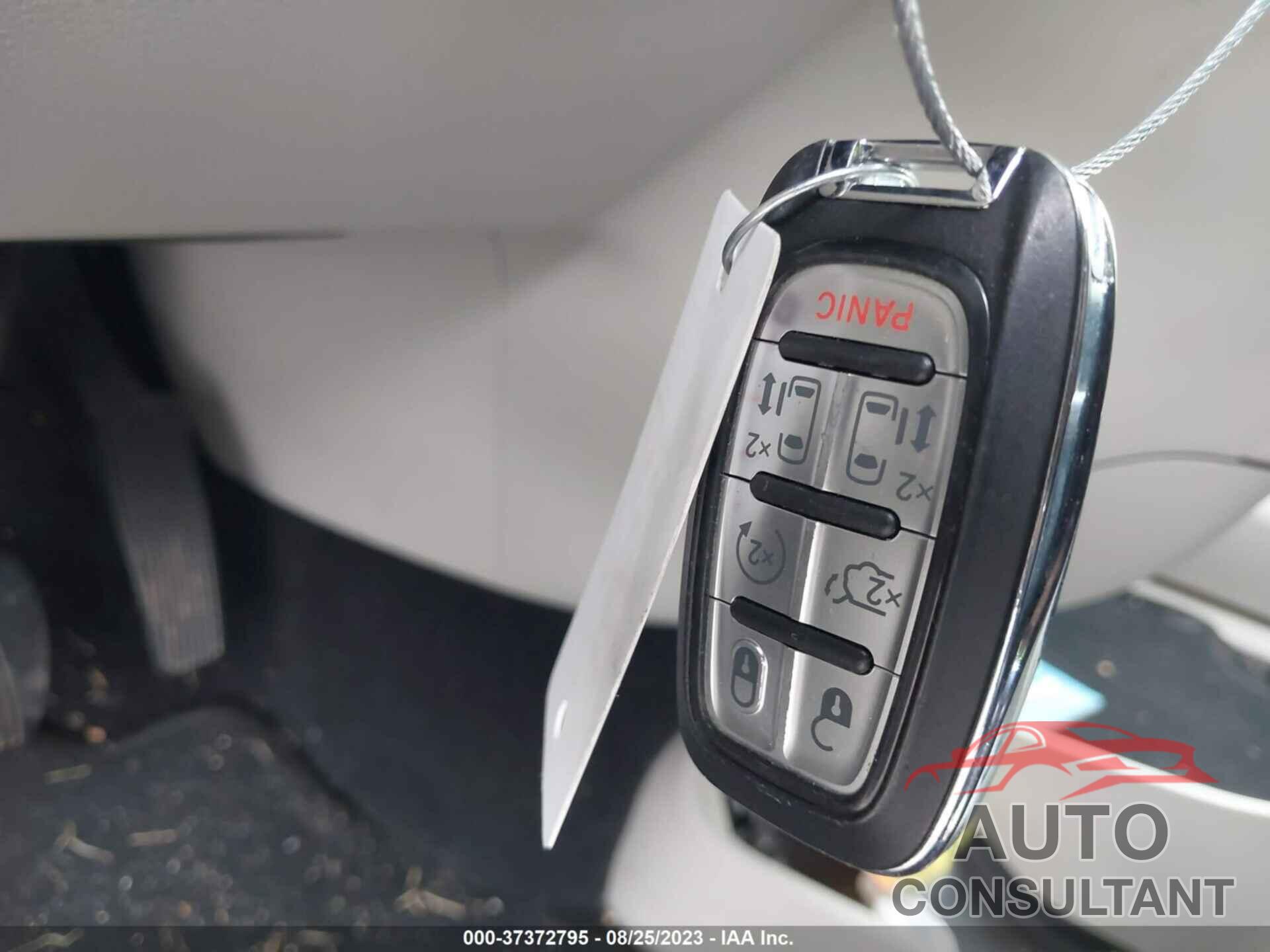 CHRYSLER PACIFICA 2017 - 2C4RC1BG6HR831373