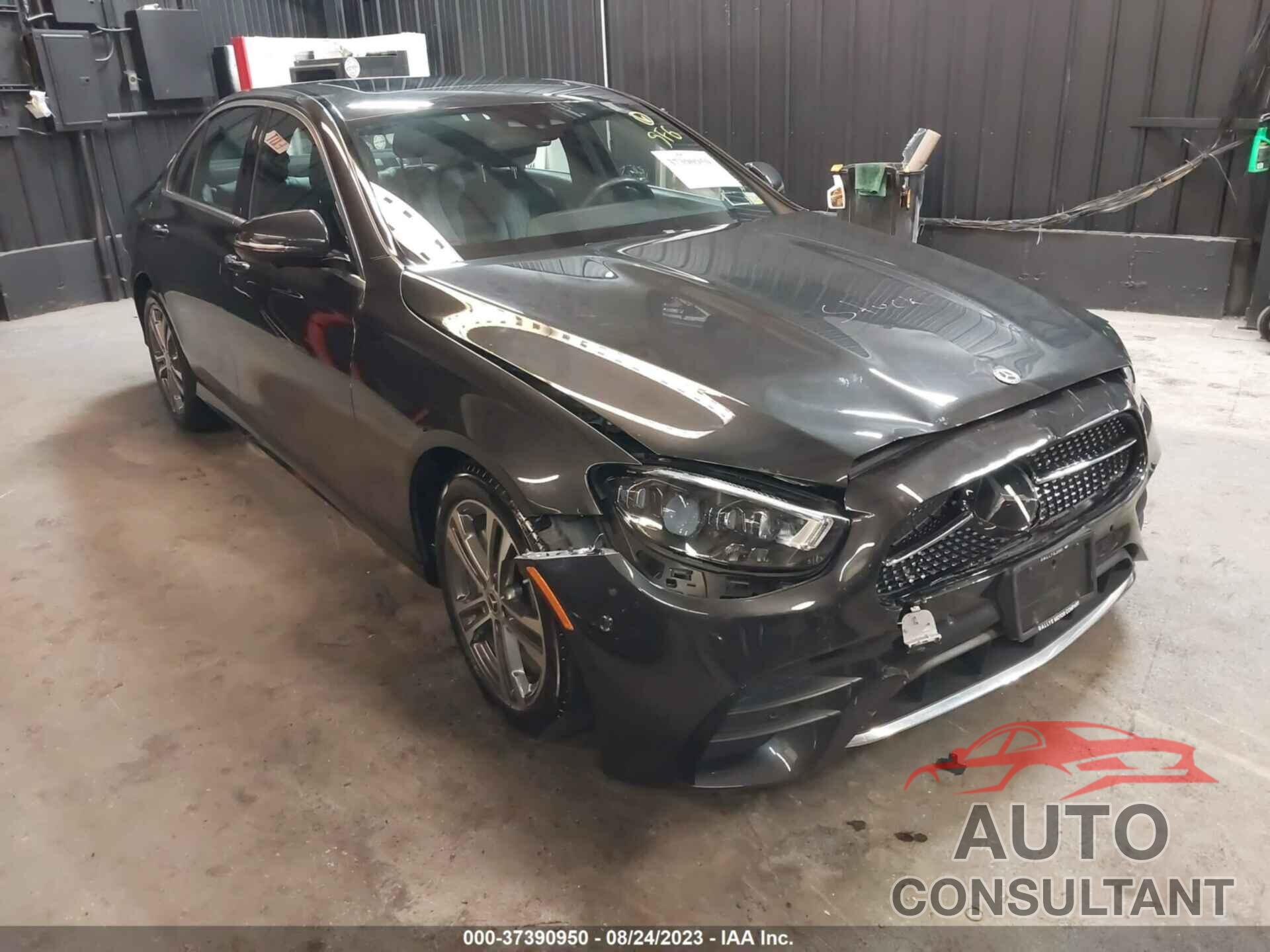 MERCEDES-BENZ E-CLASS 2022 - W1KZF8EB9NB007853