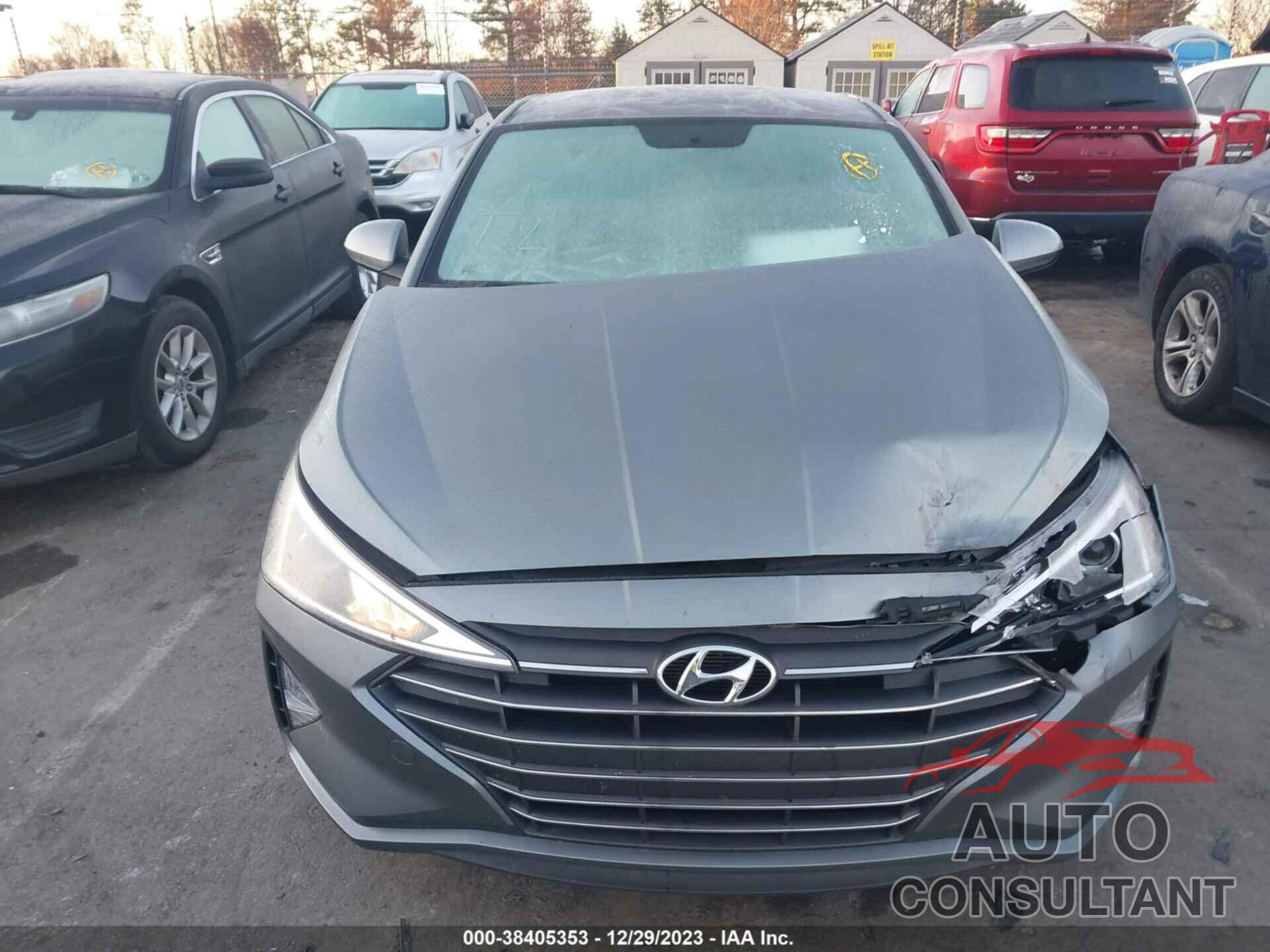 HYUNDAI ELANTRA 2019 - KMHD74LFXKU815155