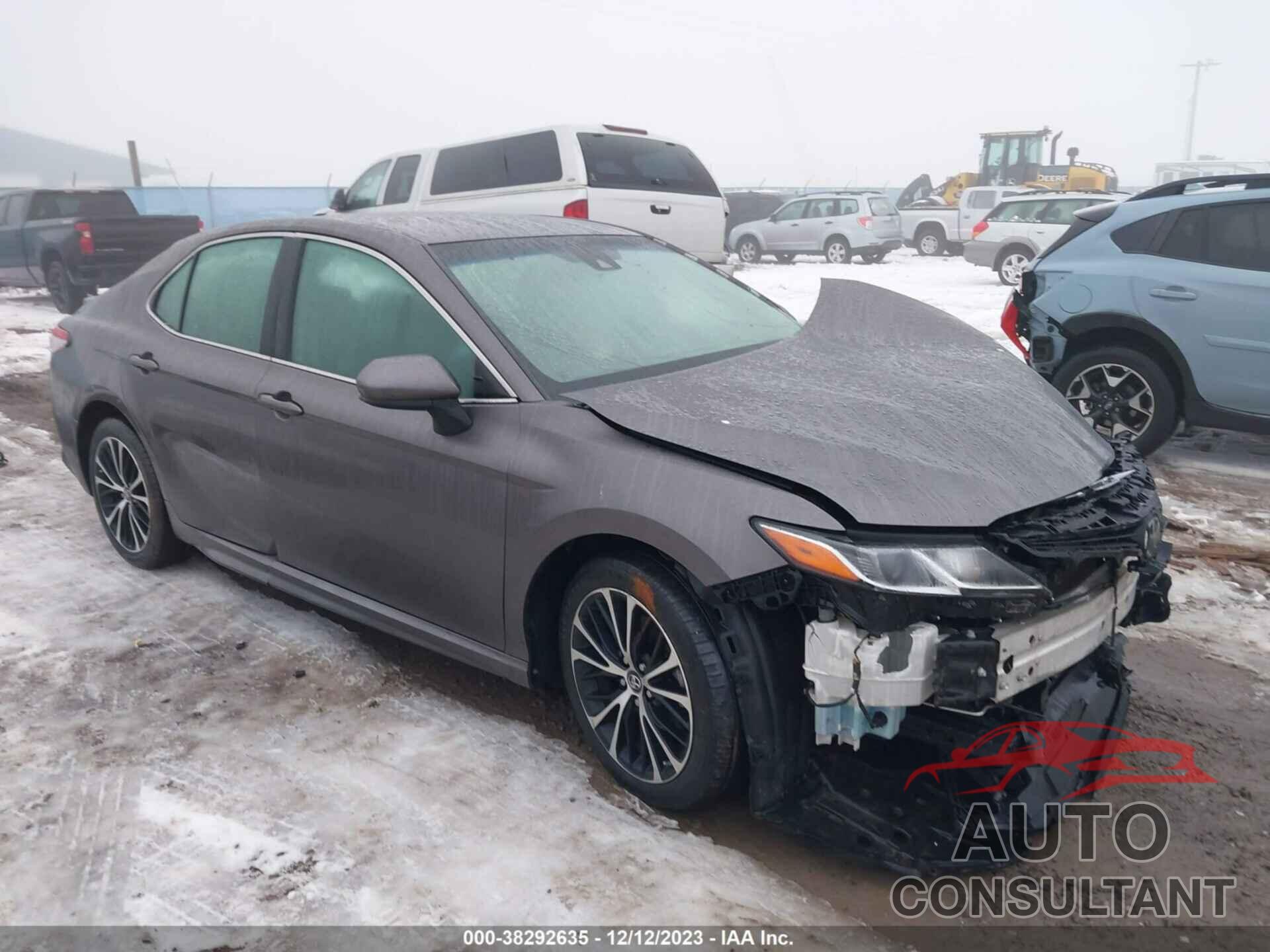 TOYOTA CAMRY 2018 - 4T1B11HK1JU065155