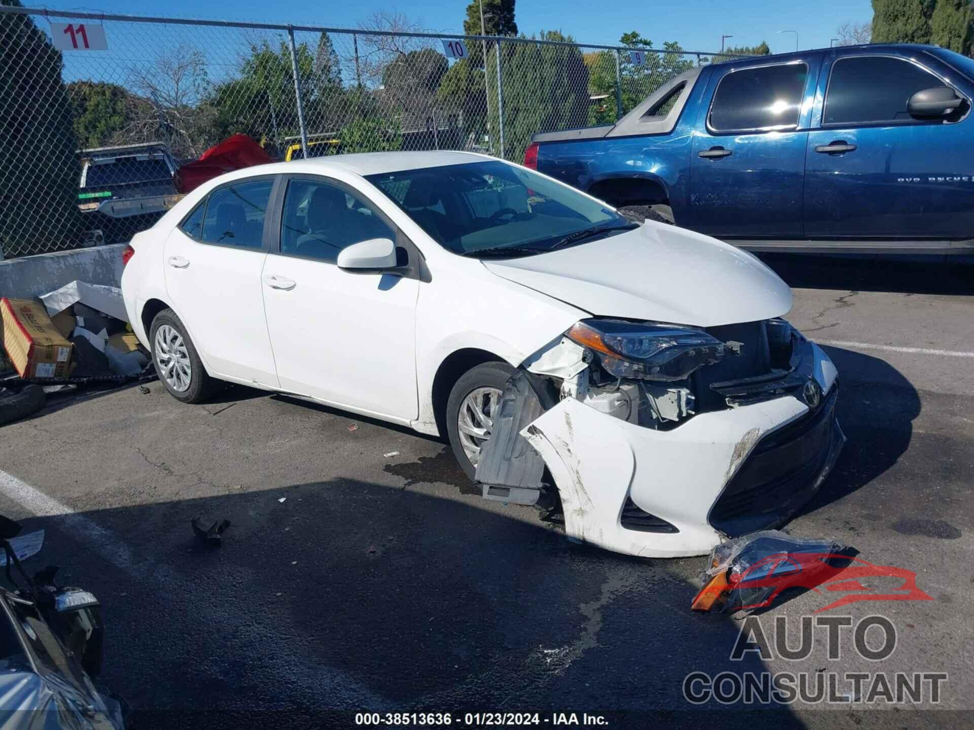 TOYOTA COROLLA 2018 - 5YFBURHE2JP801683