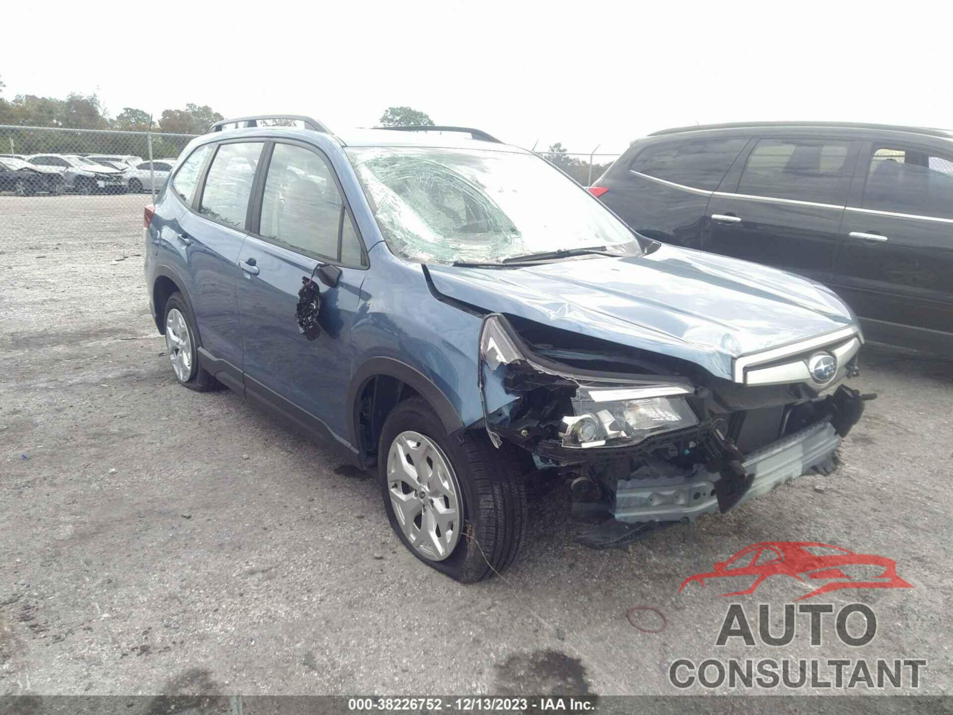 SUBARU FORESTER 2019 - JF2SKACC7KH547402