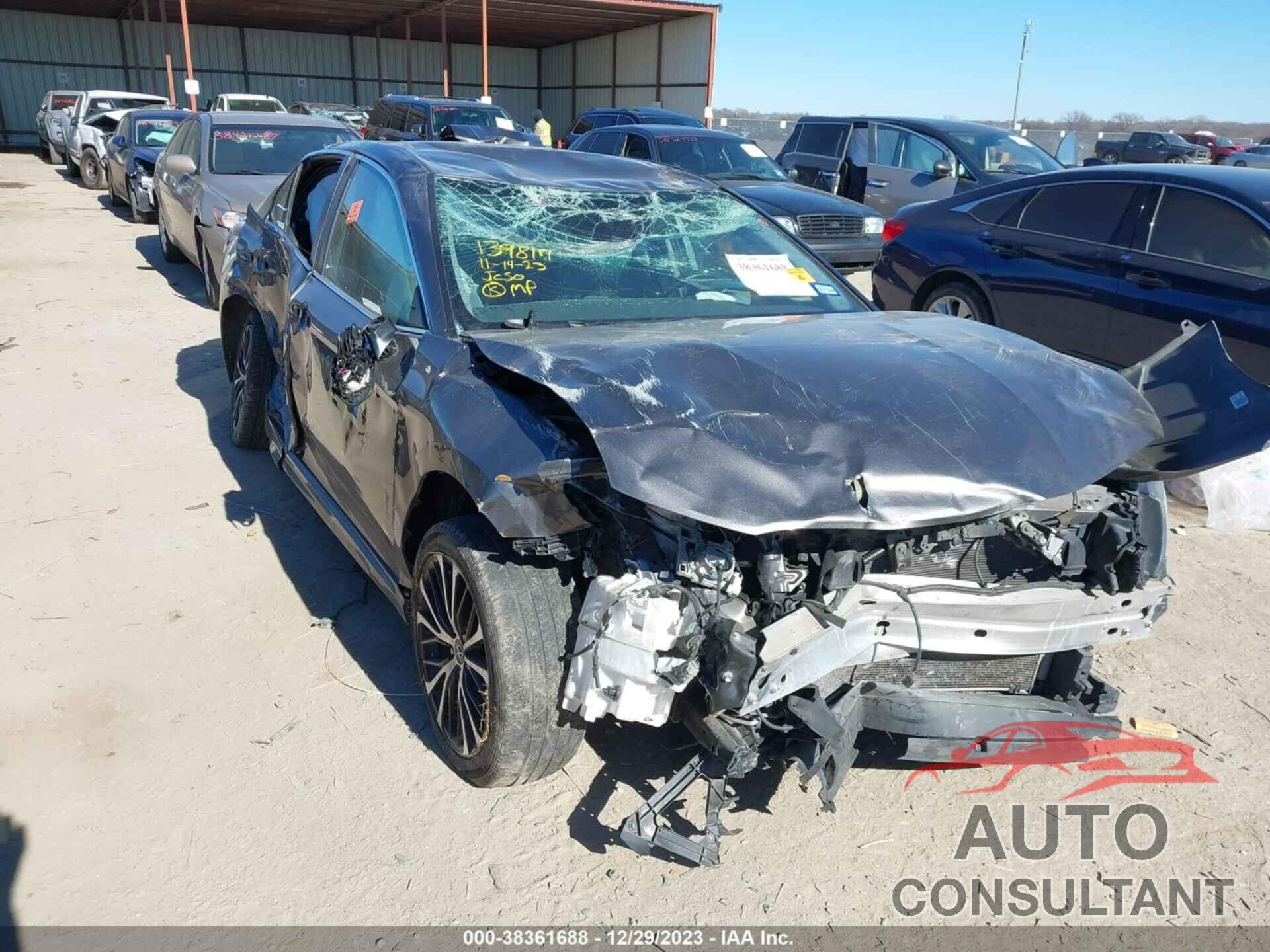 TOYOTA CAMRY 2020 - 4T1G11AK4LU892294