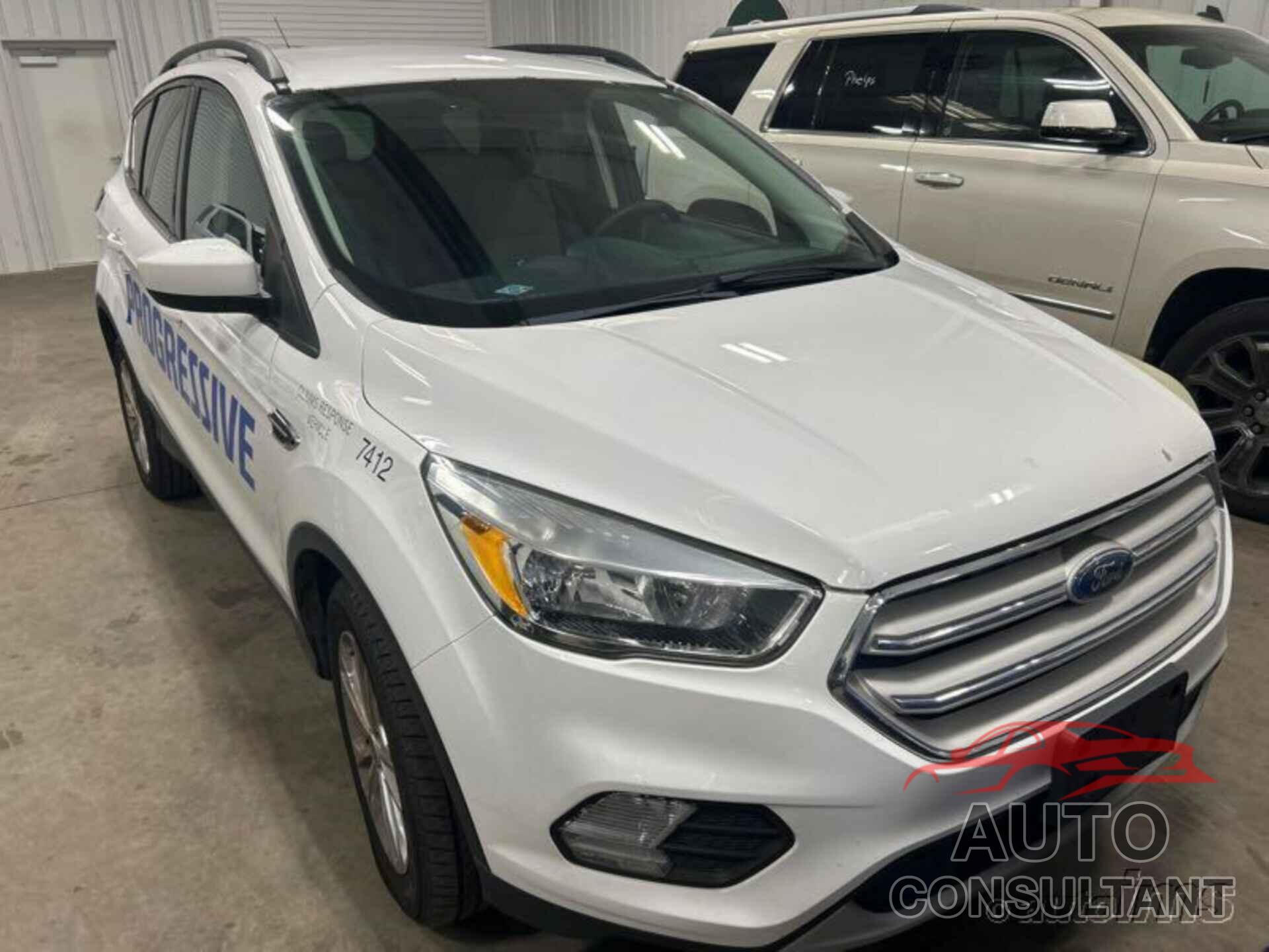 FORD ESCAPE 2018 - 1FMCU0GD3JUB17412