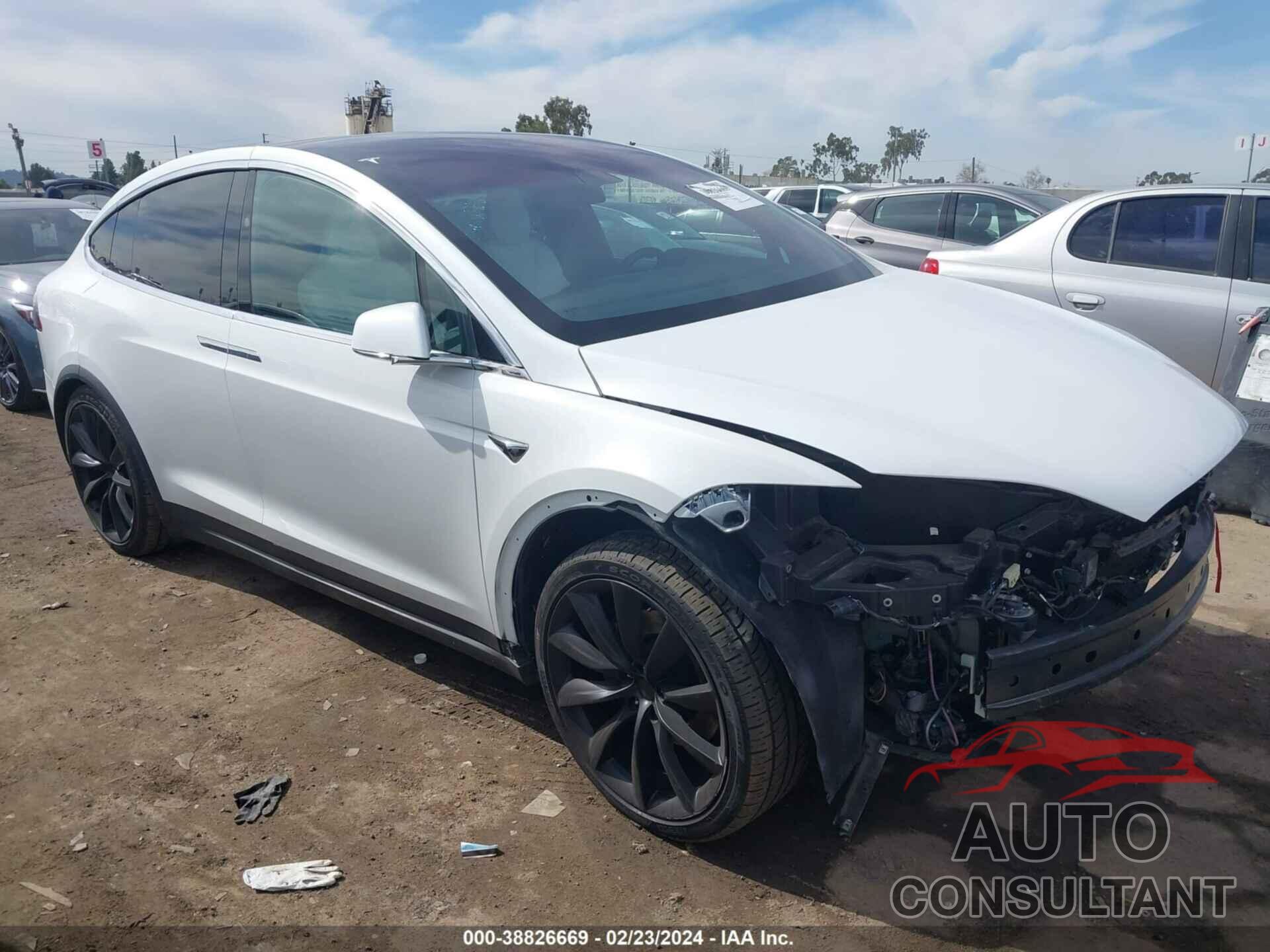 TESLA MODEL X 2018 - 5YJXCBE25JF123114