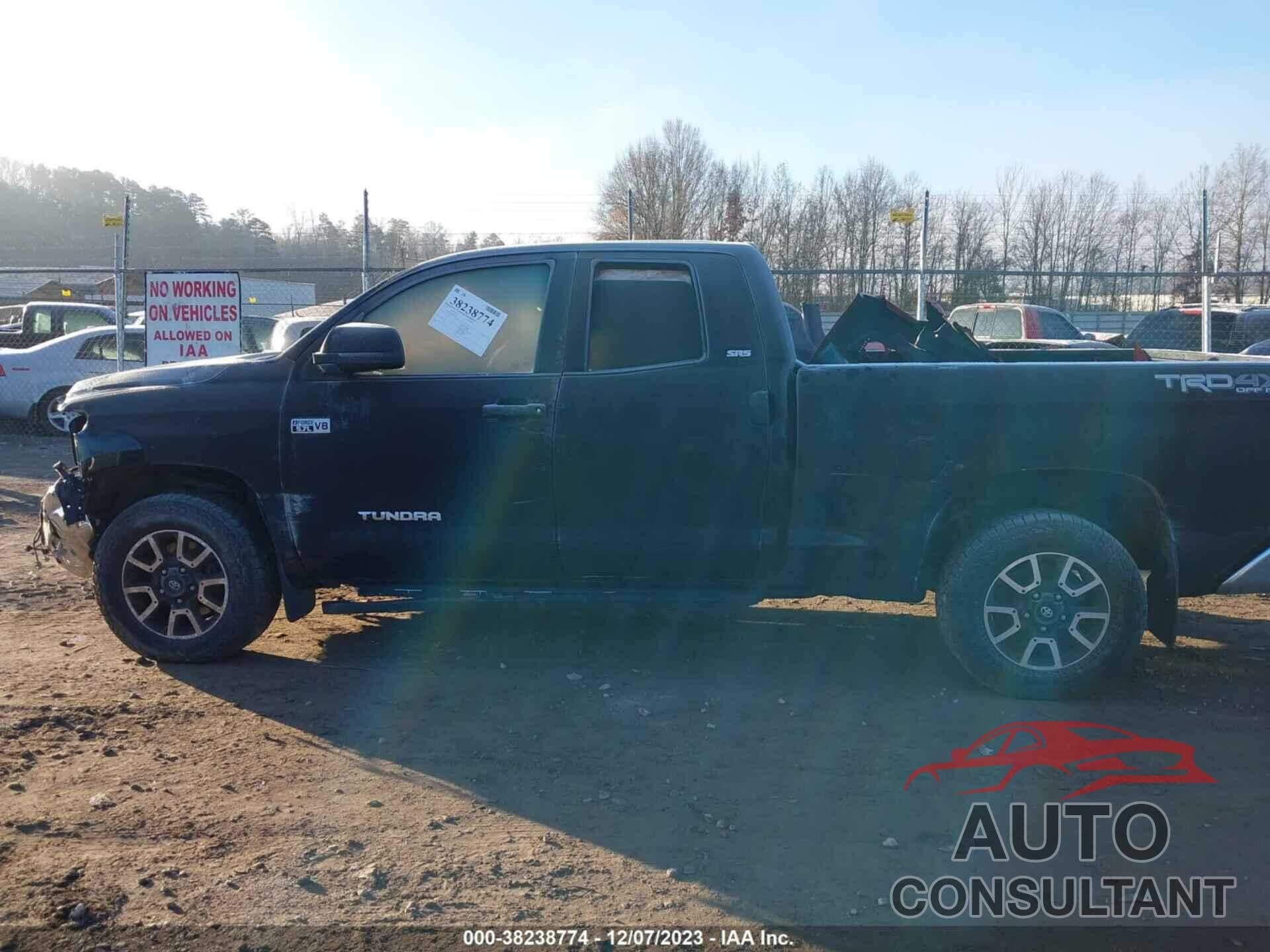 TOYOTA TUNDRA 2017 - 5TFUW5F12HX642235