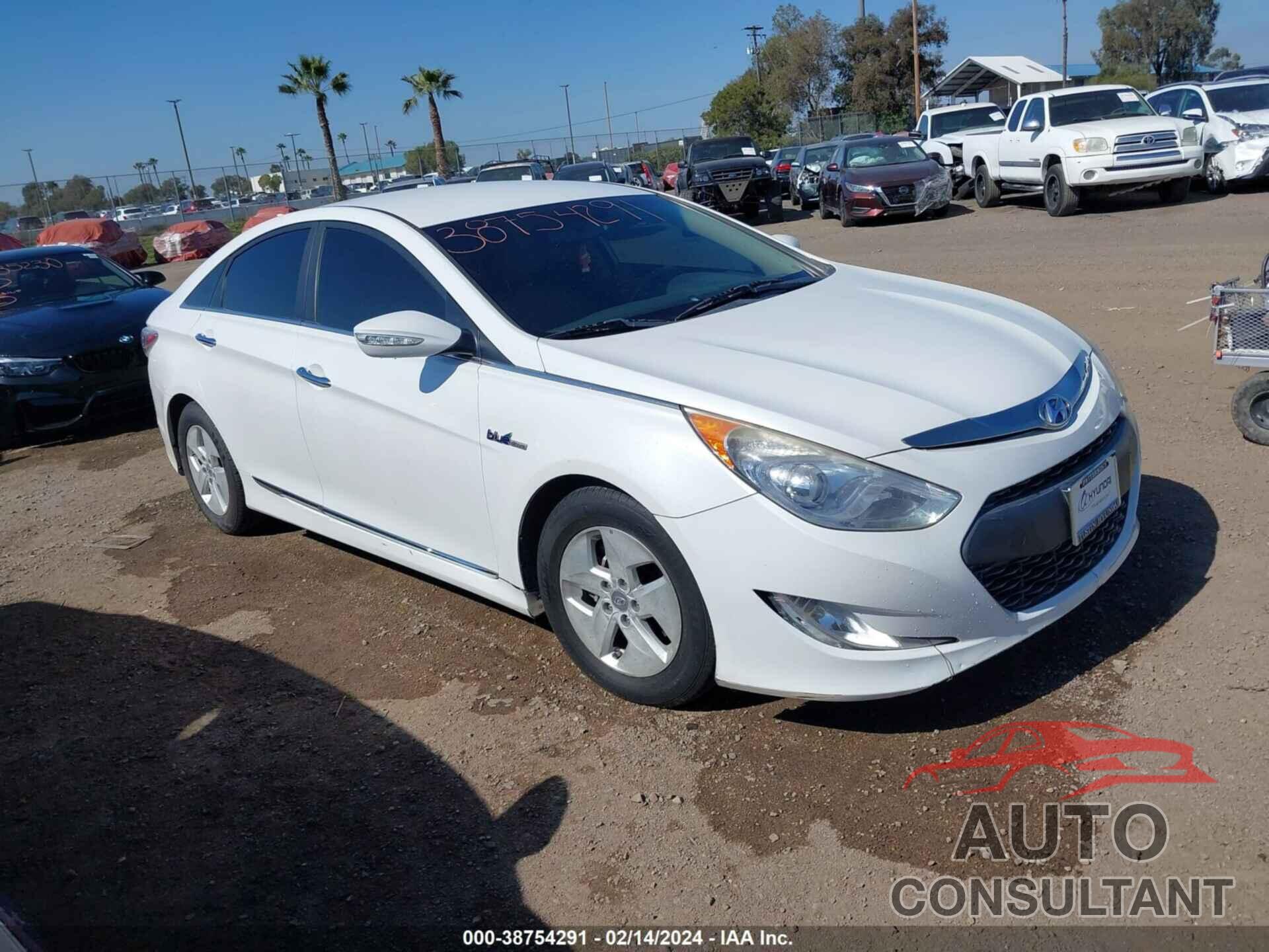 HYUNDAI SONATA HYBRID 2012 - KMHEC4A48CA030928