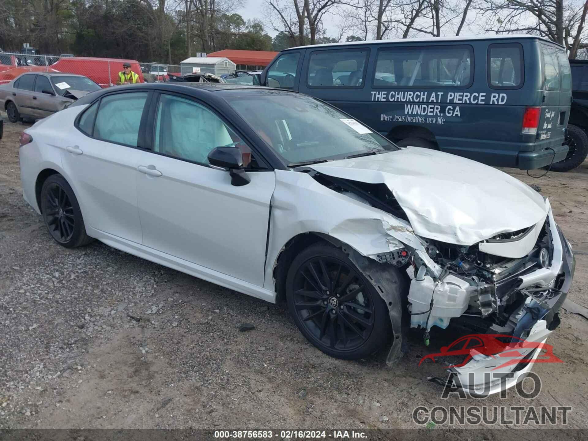 TOYOTA CAMRY 2022 - 4T1K61AK3NU075560