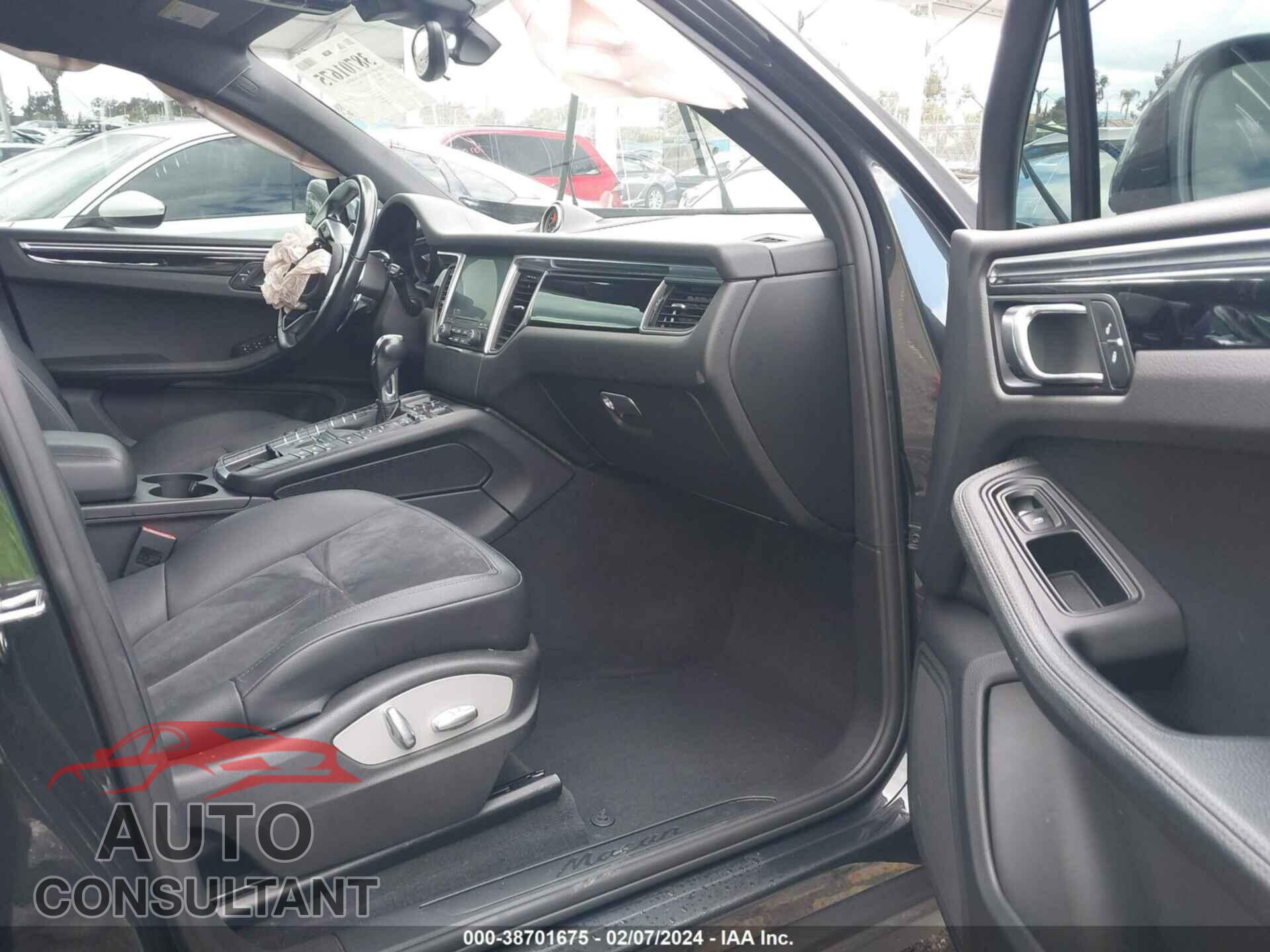 PORSCHE MACAN 2017 - WP1AA2A51HLB06957