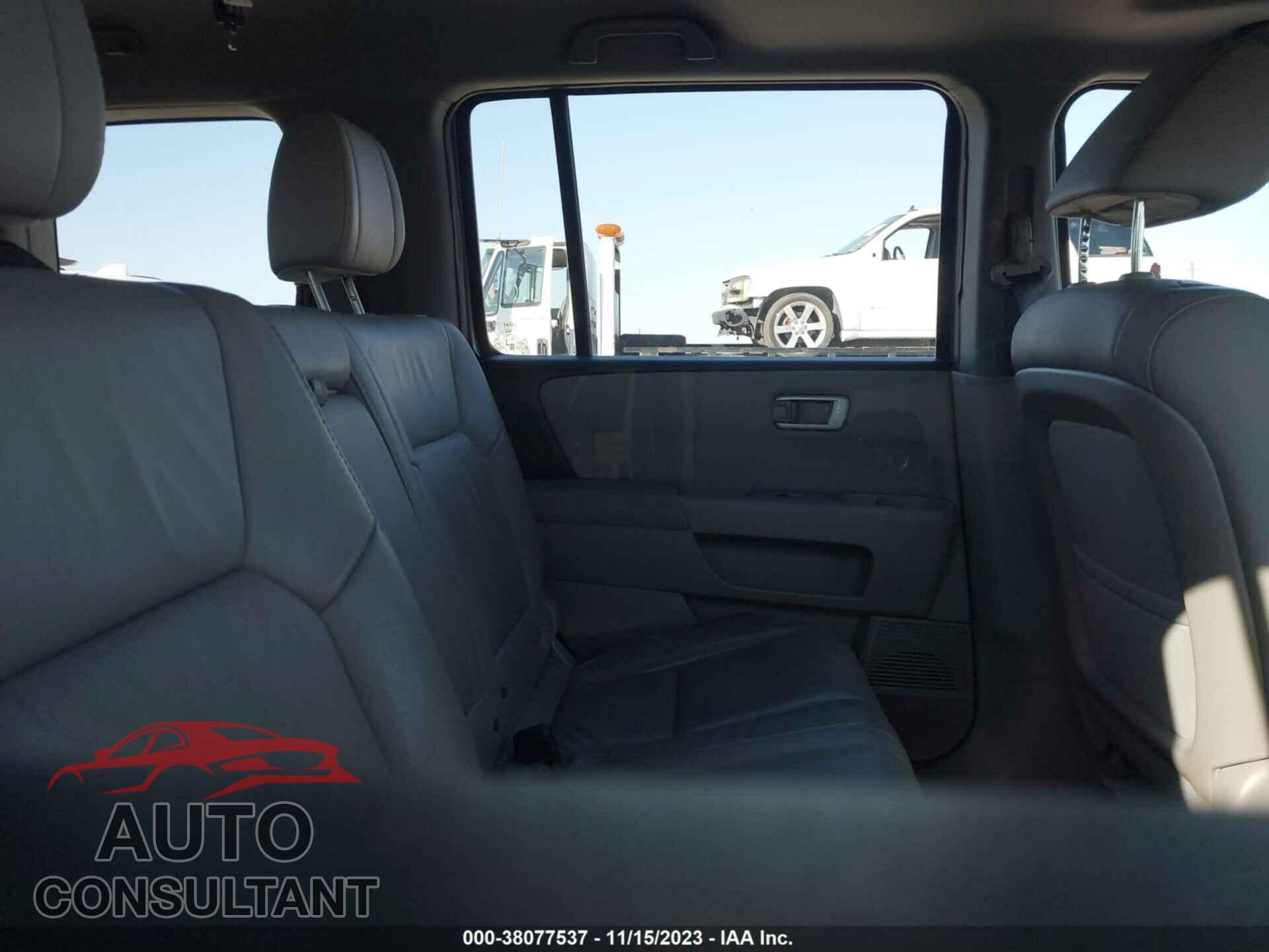 HONDA PILOT 2015 - 5FNYF3H5XFB004697