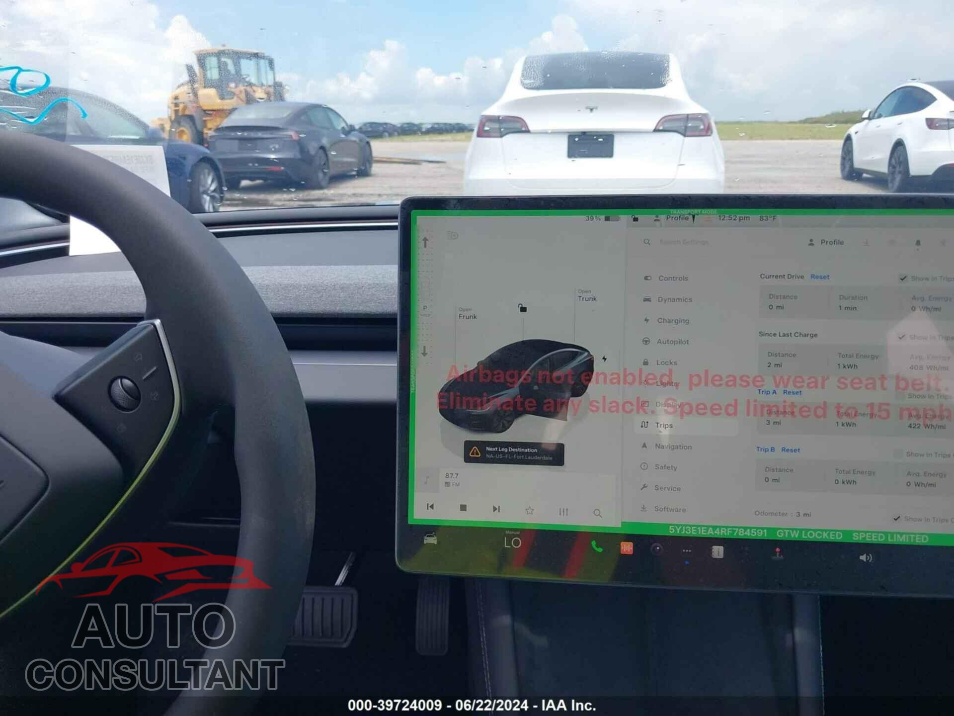 TESLA MODEL 3 2024 - 5YJ3E1EA4RF784591