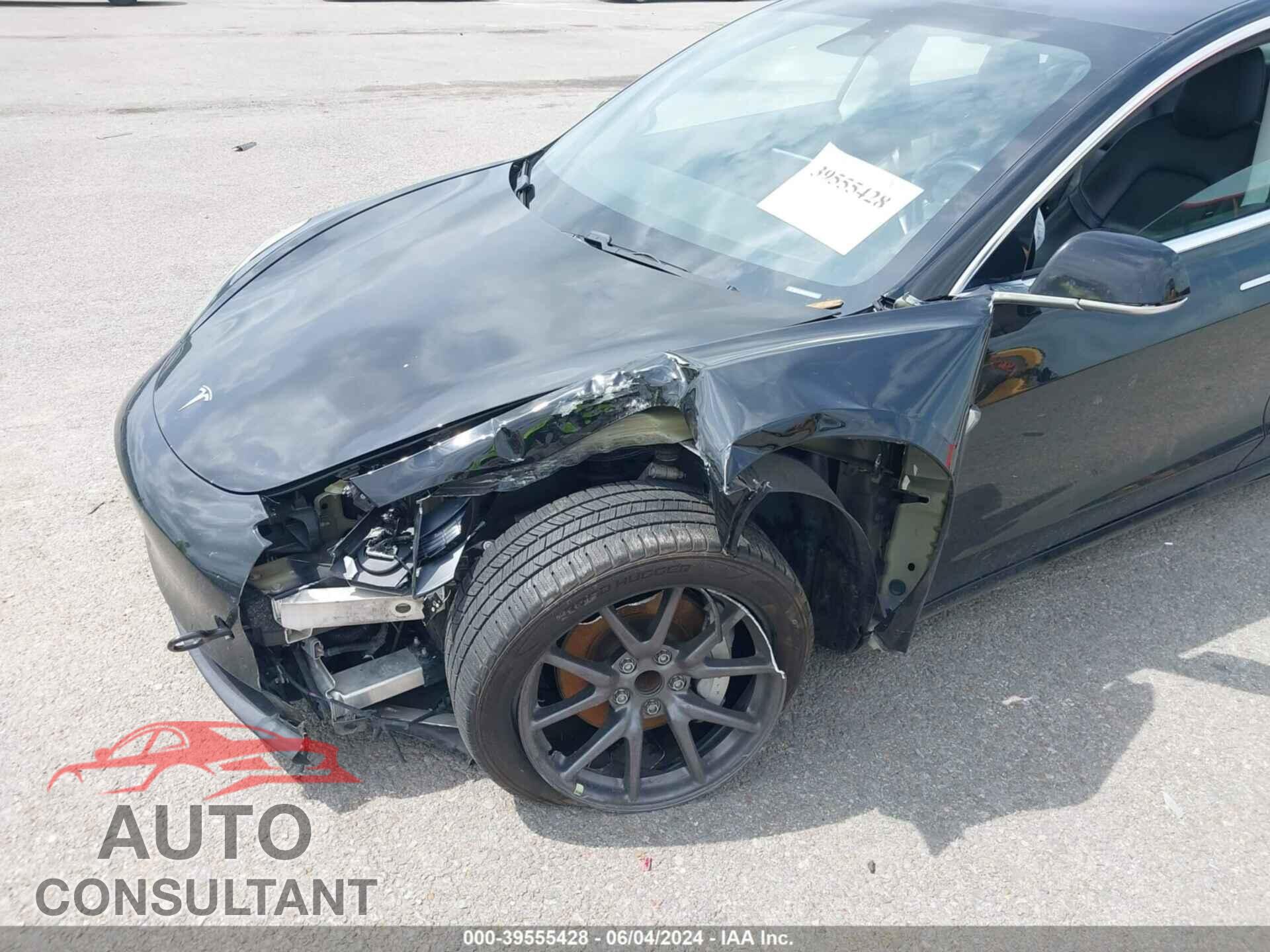 TESLA MODEL 3 2018 - 5YJ3E1EA0JF005854