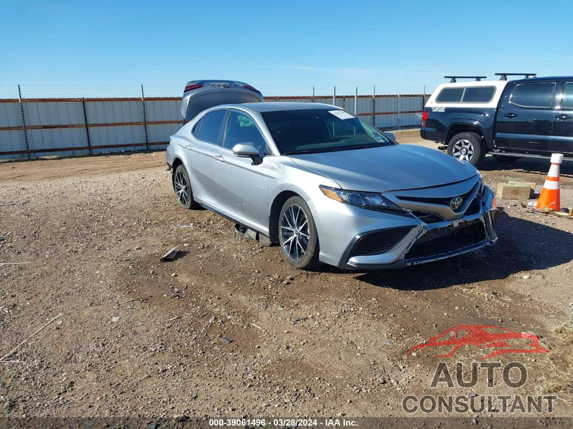 TOYOTA CAMRY 2023 - 4T1G11AK0PU743855