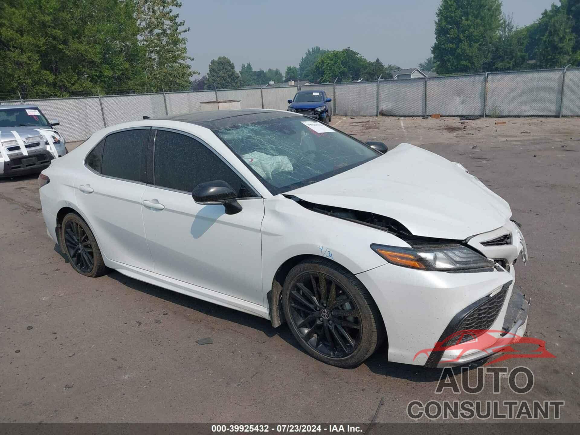 TOYOTA CAMRY 2022 - 4T1K31AK9NU573092