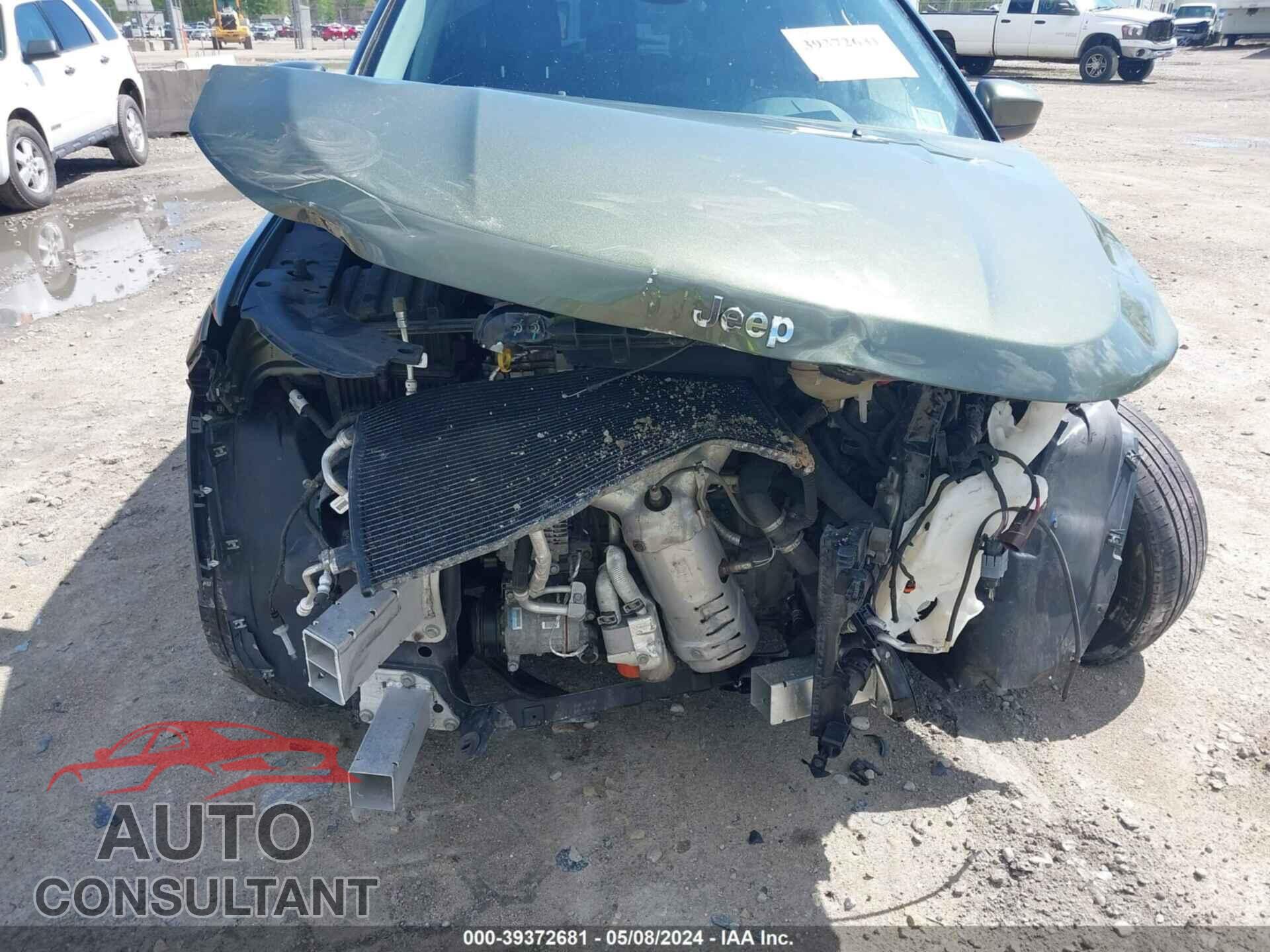 JEEP COMPASS 2018 - 3C4NJDBB7JT177318