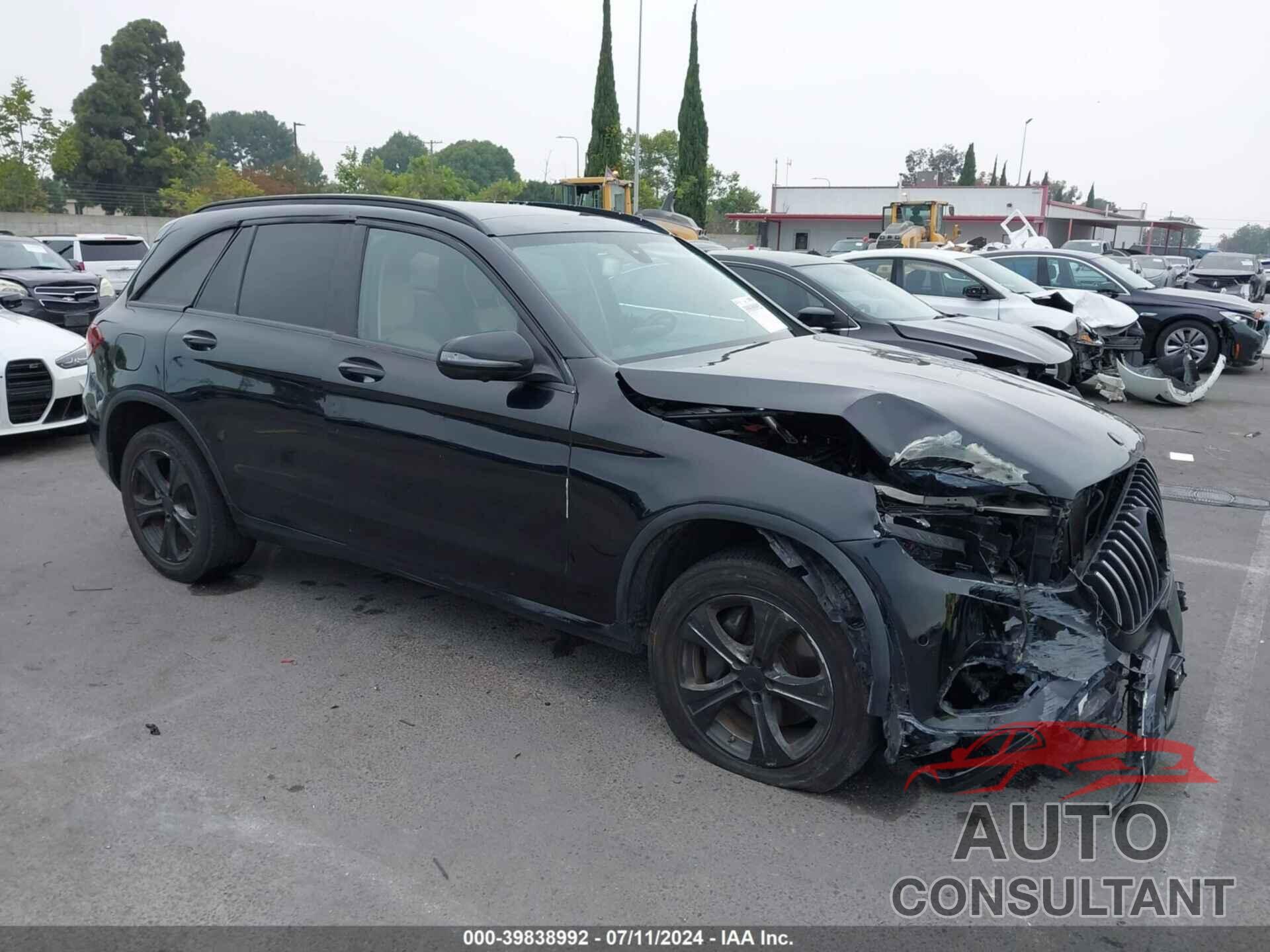 MERCEDES-BENZ GLC 300 2018 - WDC0G4JB2JV083075