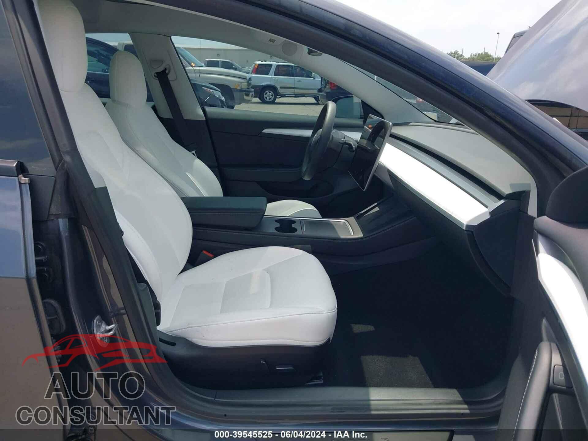 TESLA MODEL 3 2021 - 5YJ3E1EA4MF995007
