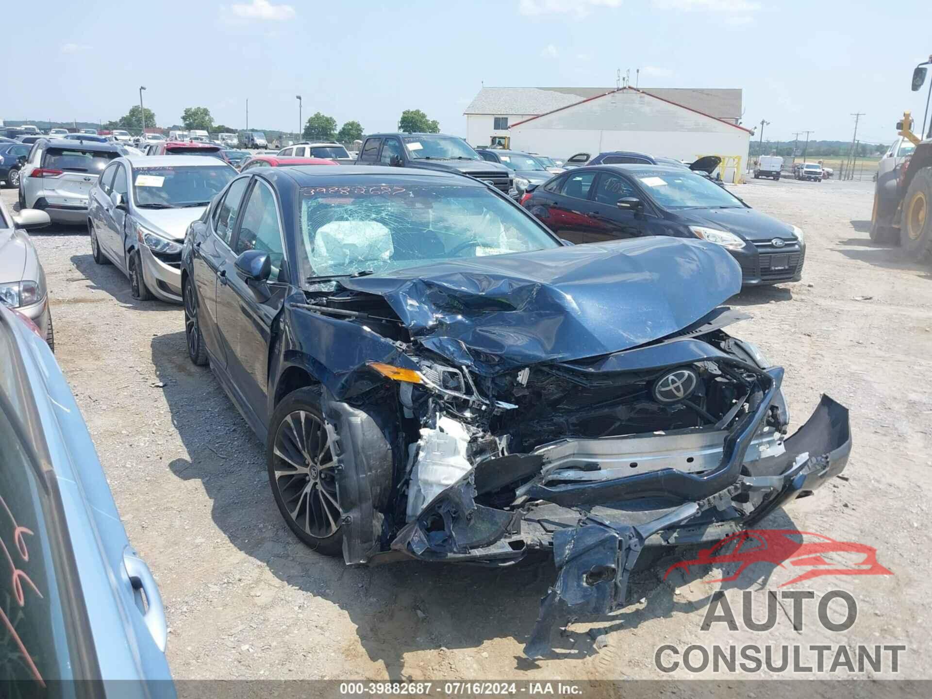 TOYOTA CAMRY 2018 - 4T1B11HK9JU606131