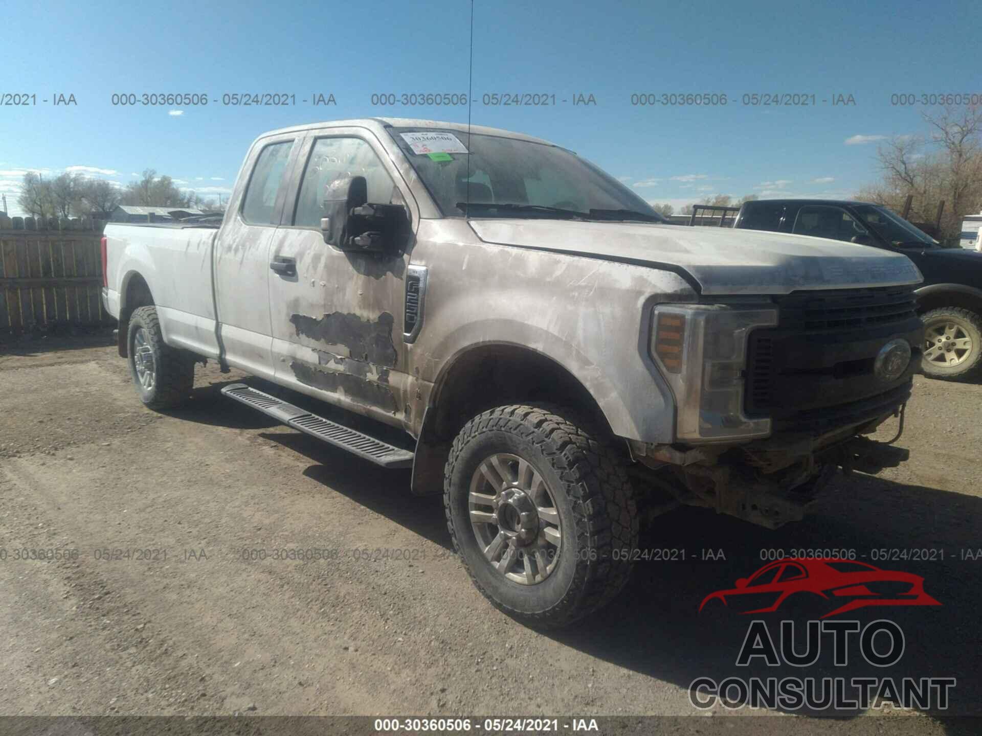 FORD SUPER DUTY F-250 SRW 2018 - 1FT7X2B64JEB68901