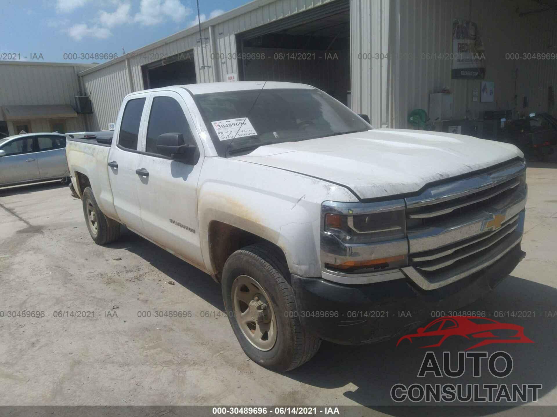 CHEVROLET SILVERADO 1500 2018 - 1GCRCNEH8JZ358633