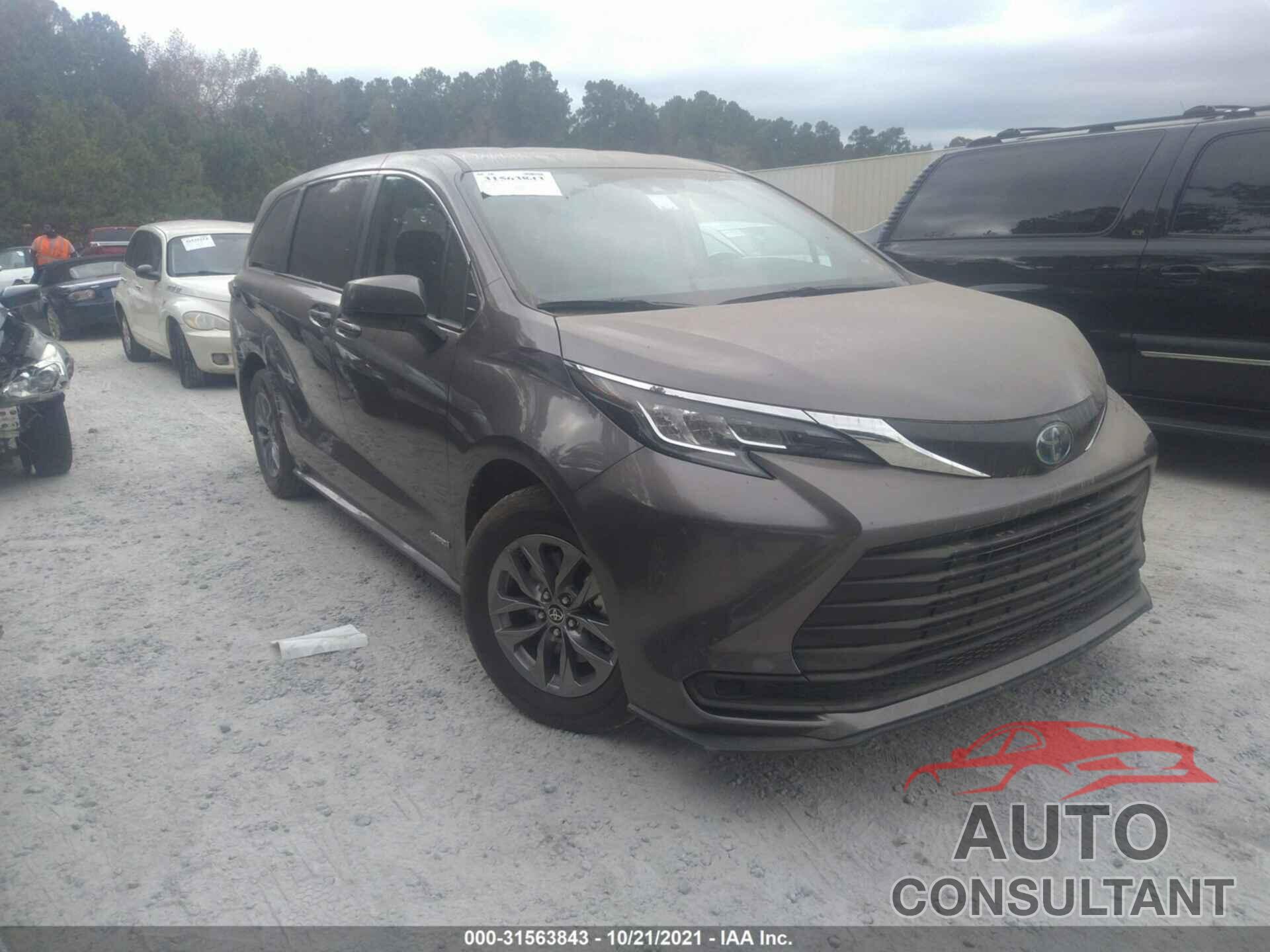 TOYOTA SIENNA 2021 - 5TDKRKEC3MS028682