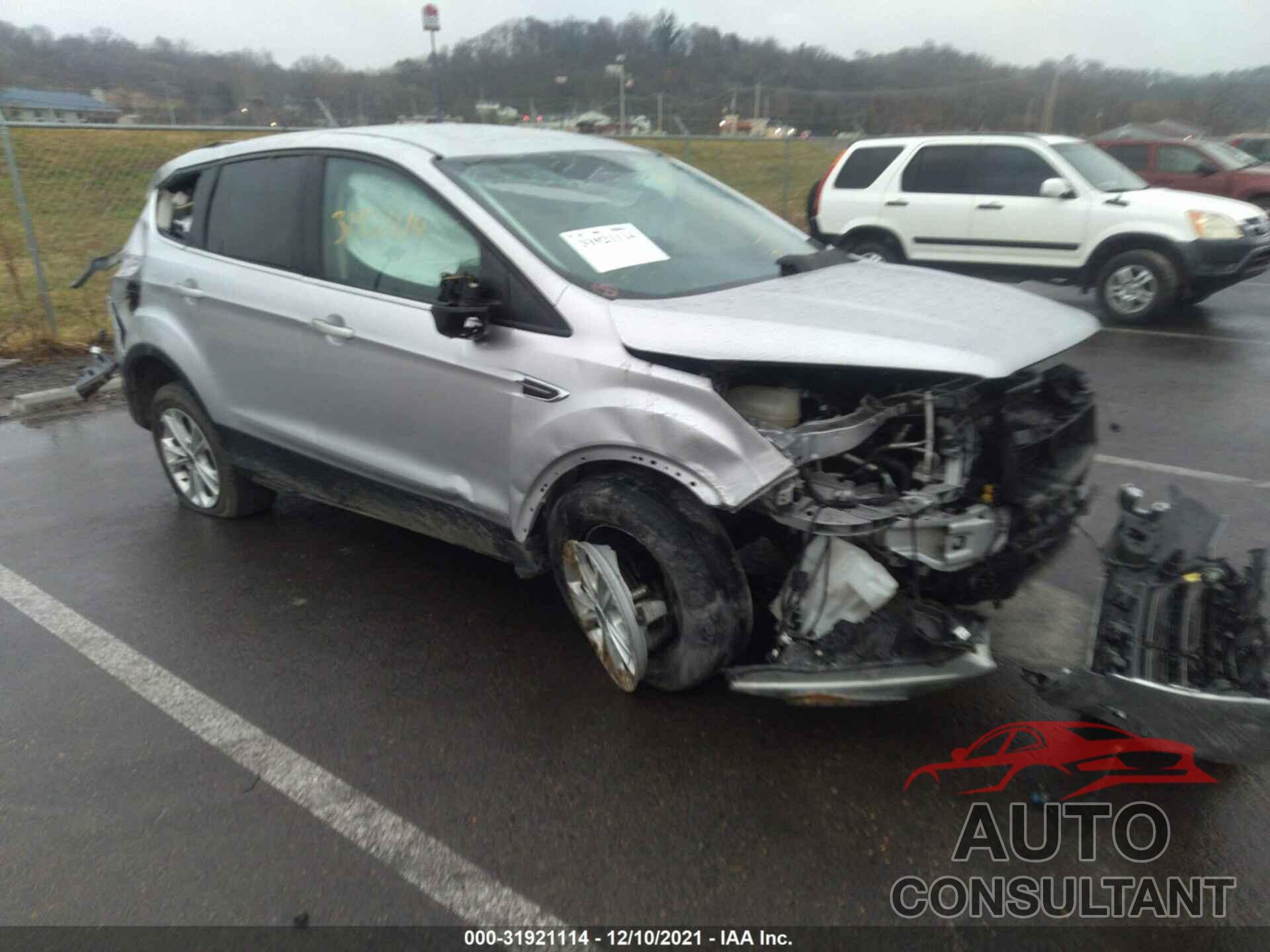 FORD ESCAPE 2017 - 1FMCU0GD6HUB37826