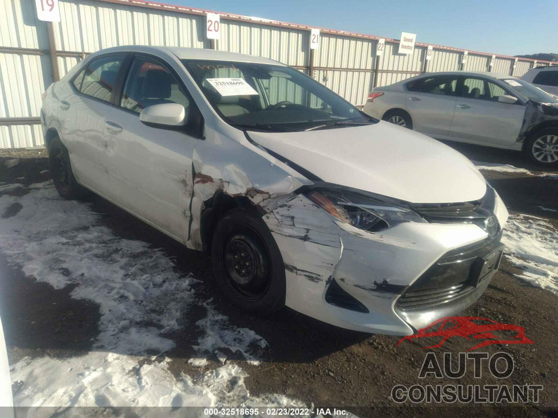 TOYOTA COROLLA 2018 - 5YFBURHE0JP766450