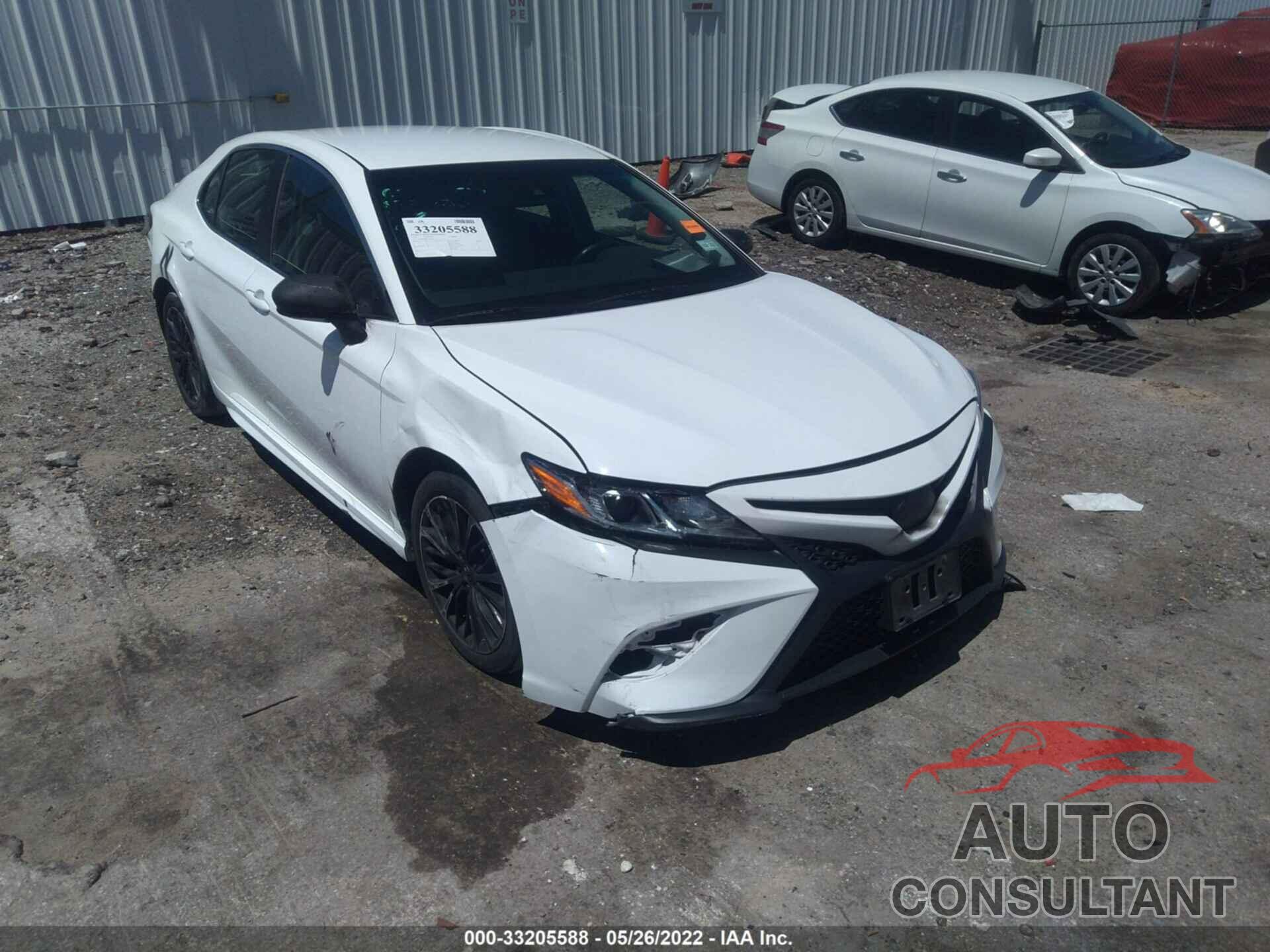 TOYOTA CAMRY 2018 - 4T1B11HK2JU666607