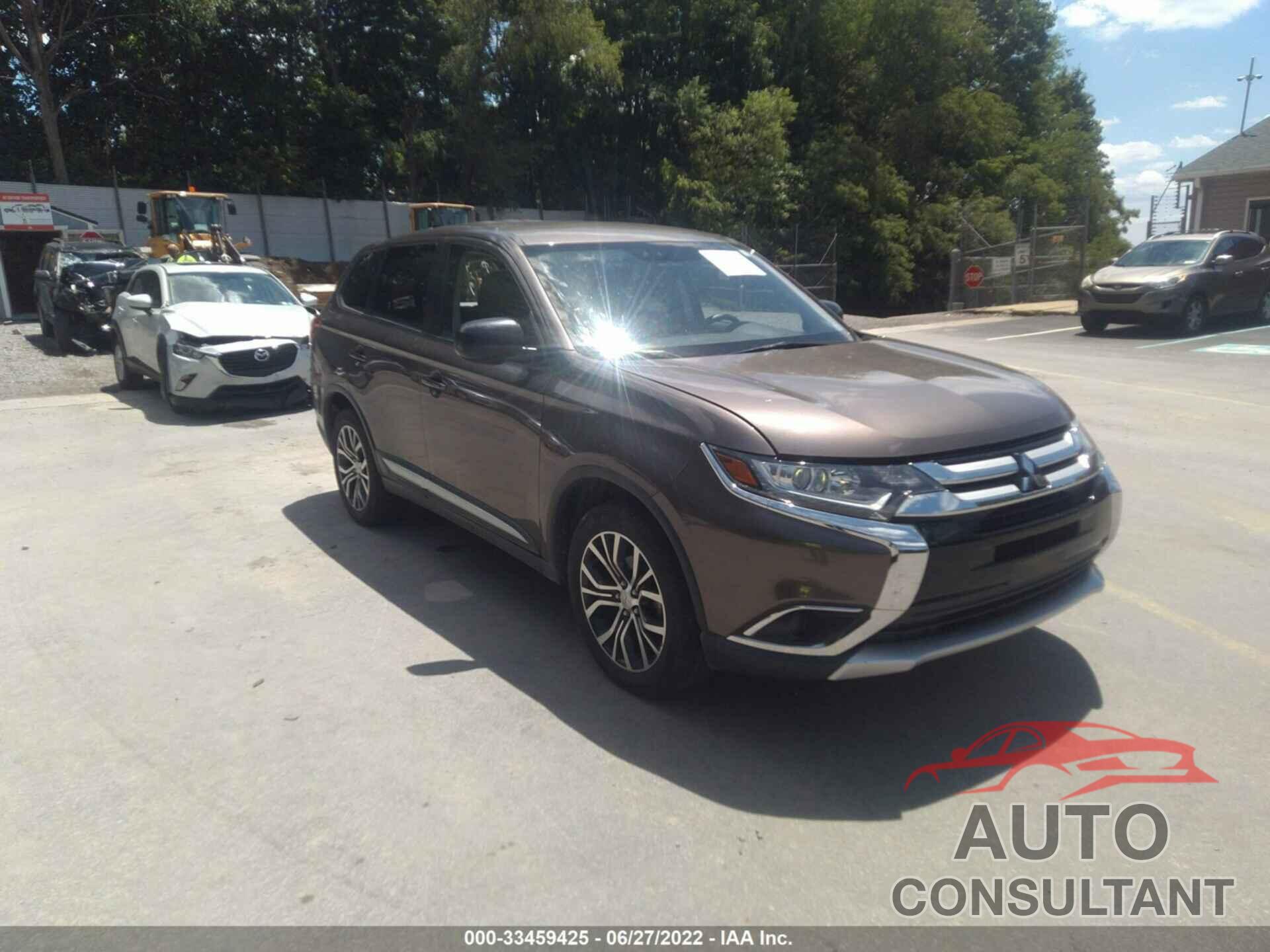 MITSUBISHI OUTLANDER 2018 - JA4AZ3A32JZ052127