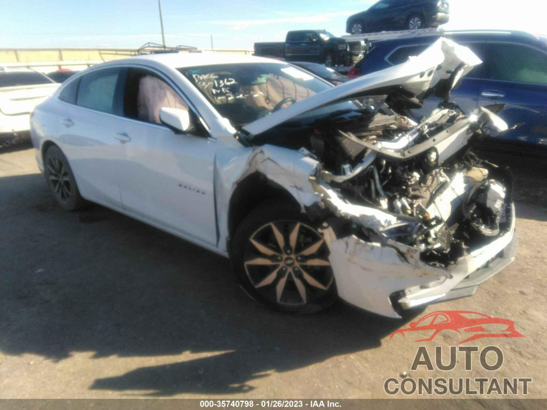 CHEVROLET MALIBU 2018 - 1G1ZD5ST9JF275809