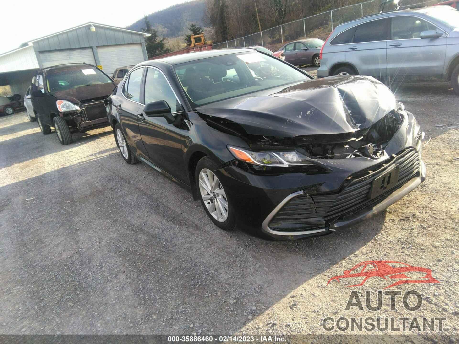TOYOTA CAMRY 2022 - 4T1C11AK6NU705526