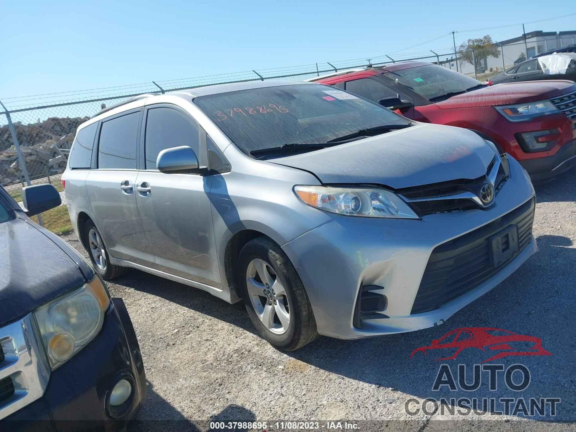 TOYOTA SIENNA 2019 - 5TDKZ3DC9KS020820