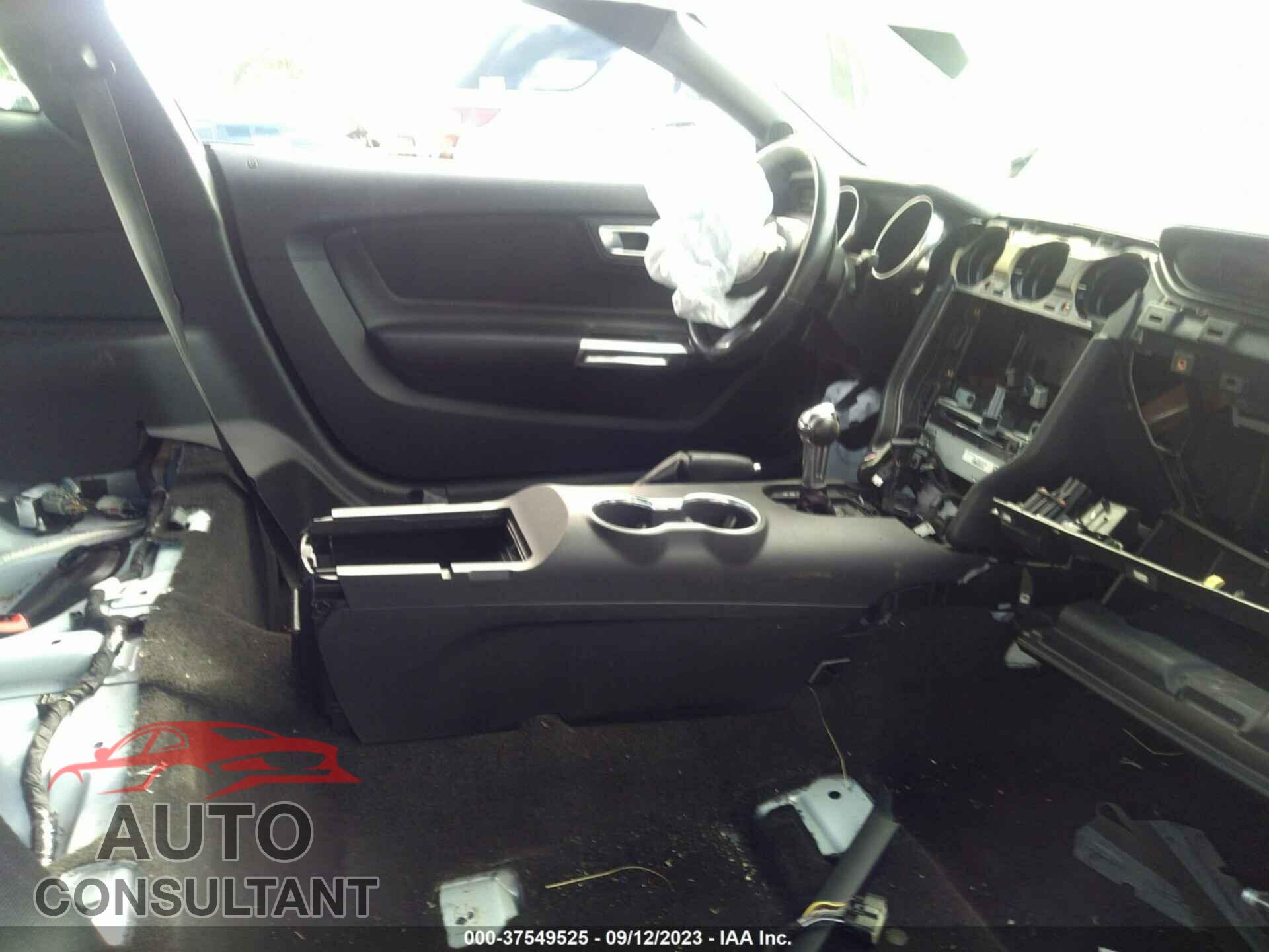 FORD MUSTANG 2018 - 1FA6P8TH1J5114749