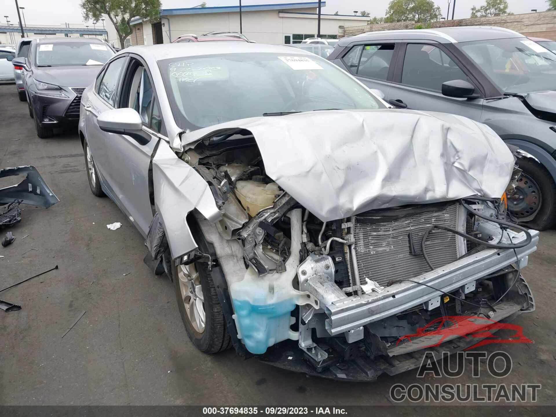 FORD FUSION 2015 - 3FA6P0G74FR225593