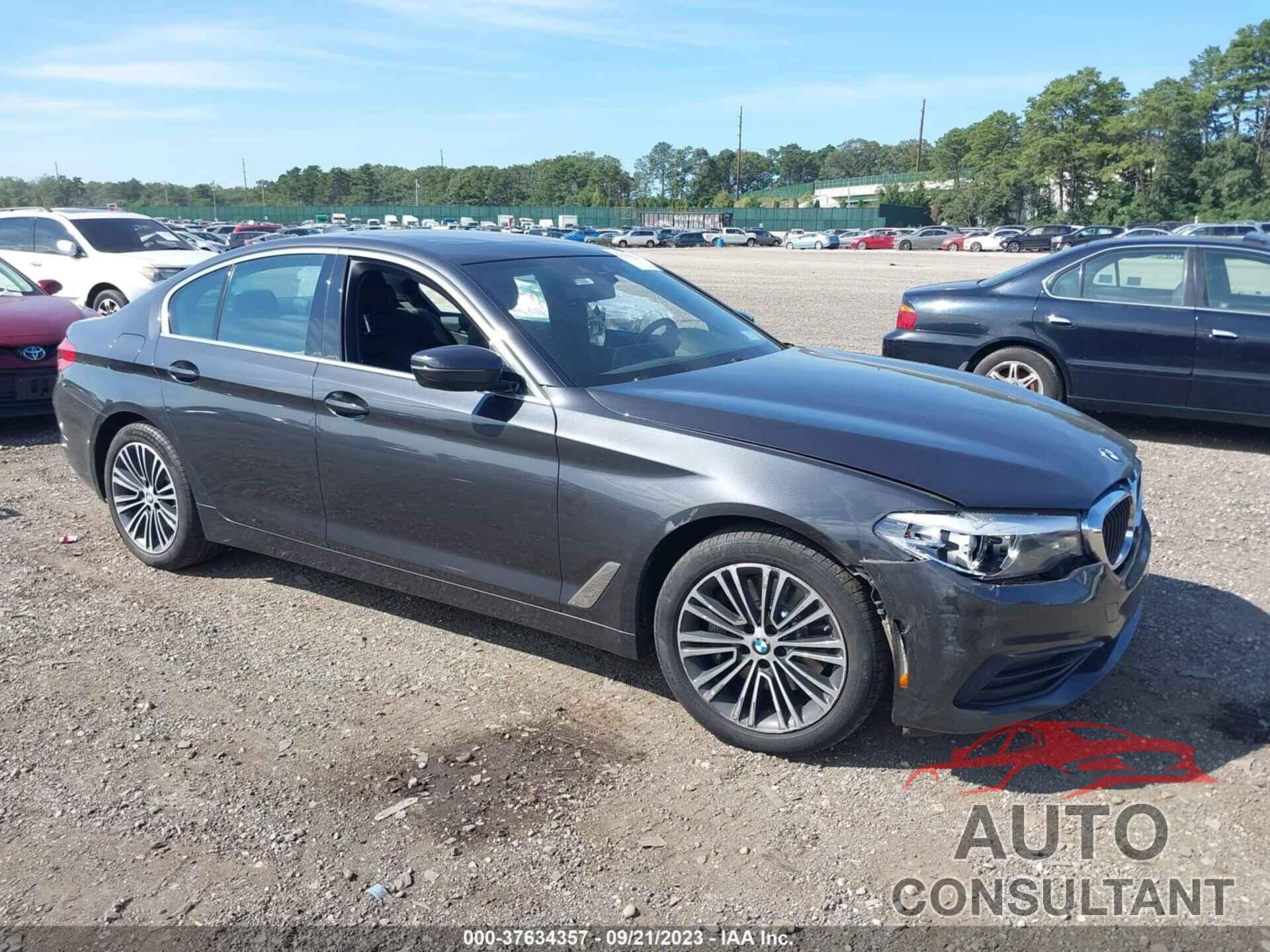 BMW 5 SERIES 2019 - WBAJA7C57KG910012