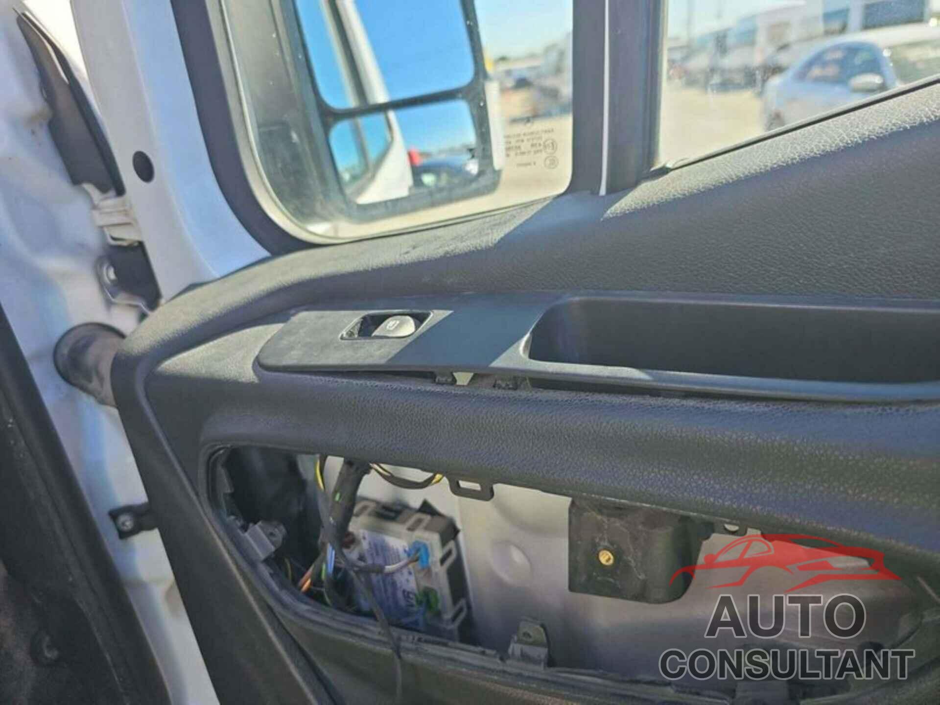 MERCEDES-BENZ SPRINTER 2019 - WD3PF1CD2KP159429