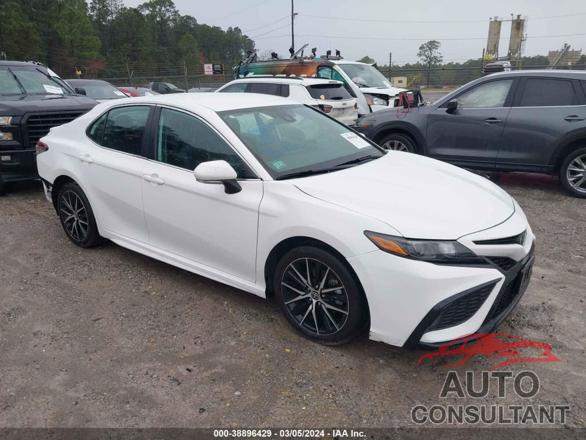 TOYOTA CAMRY 2022 - 4T1G11AK3NU695703