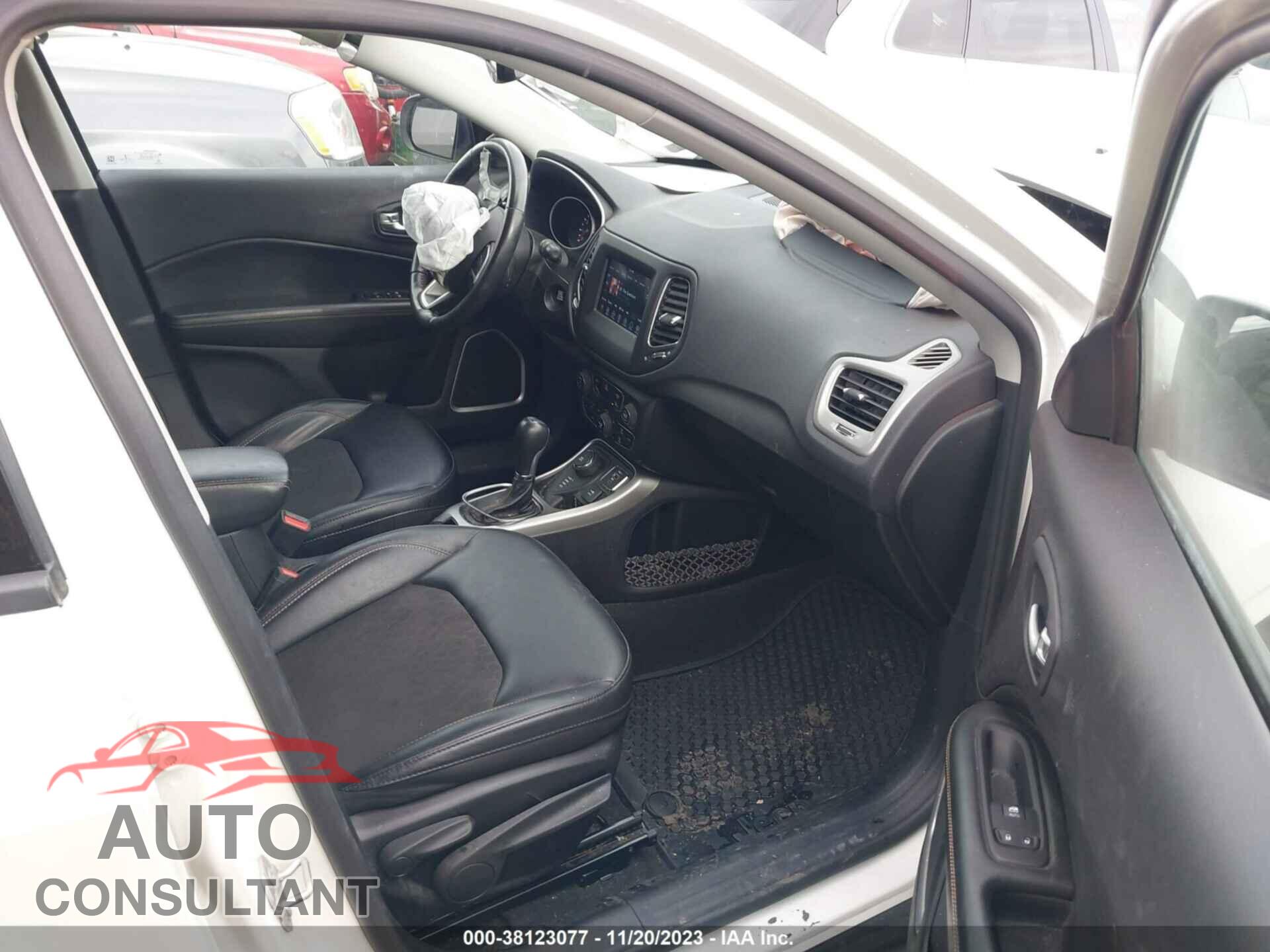 JEEP COMPASS 2020 - 3C4NJDBB2LT241056