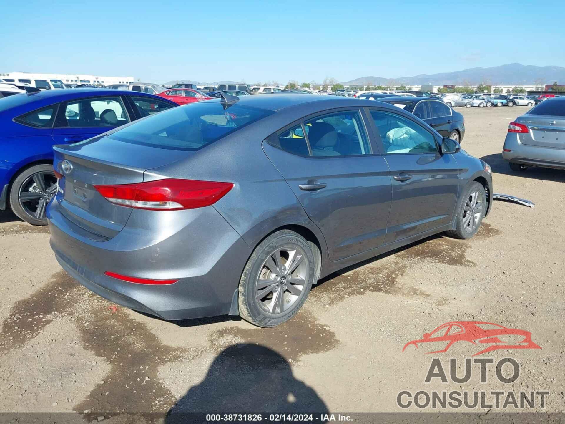 HYUNDAI ELANTRA 2018 - KMHD84LF5JU533873