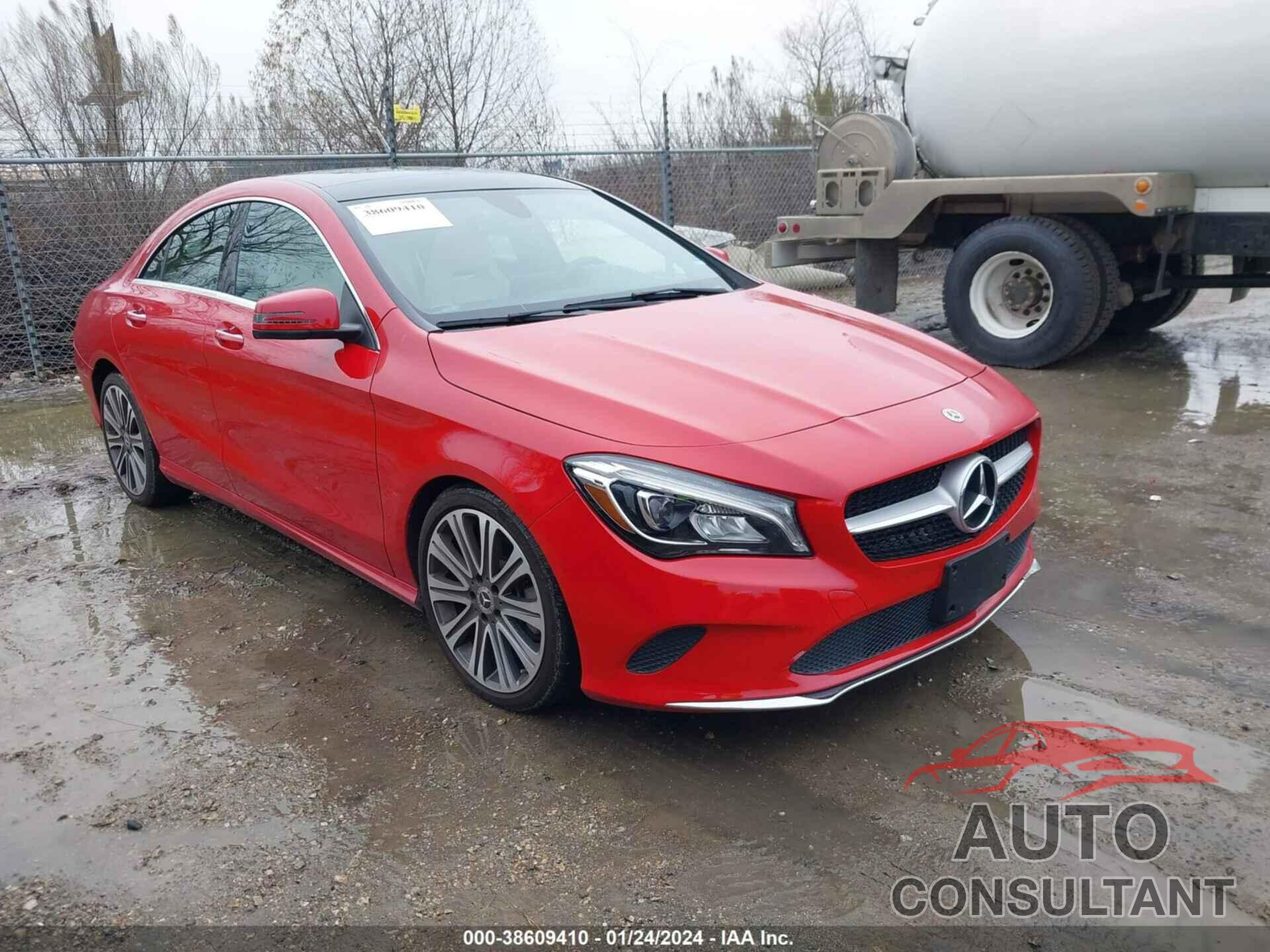 MERCEDES-BENZ CLA 250 2019 - WDDSJ4EB7KN715568