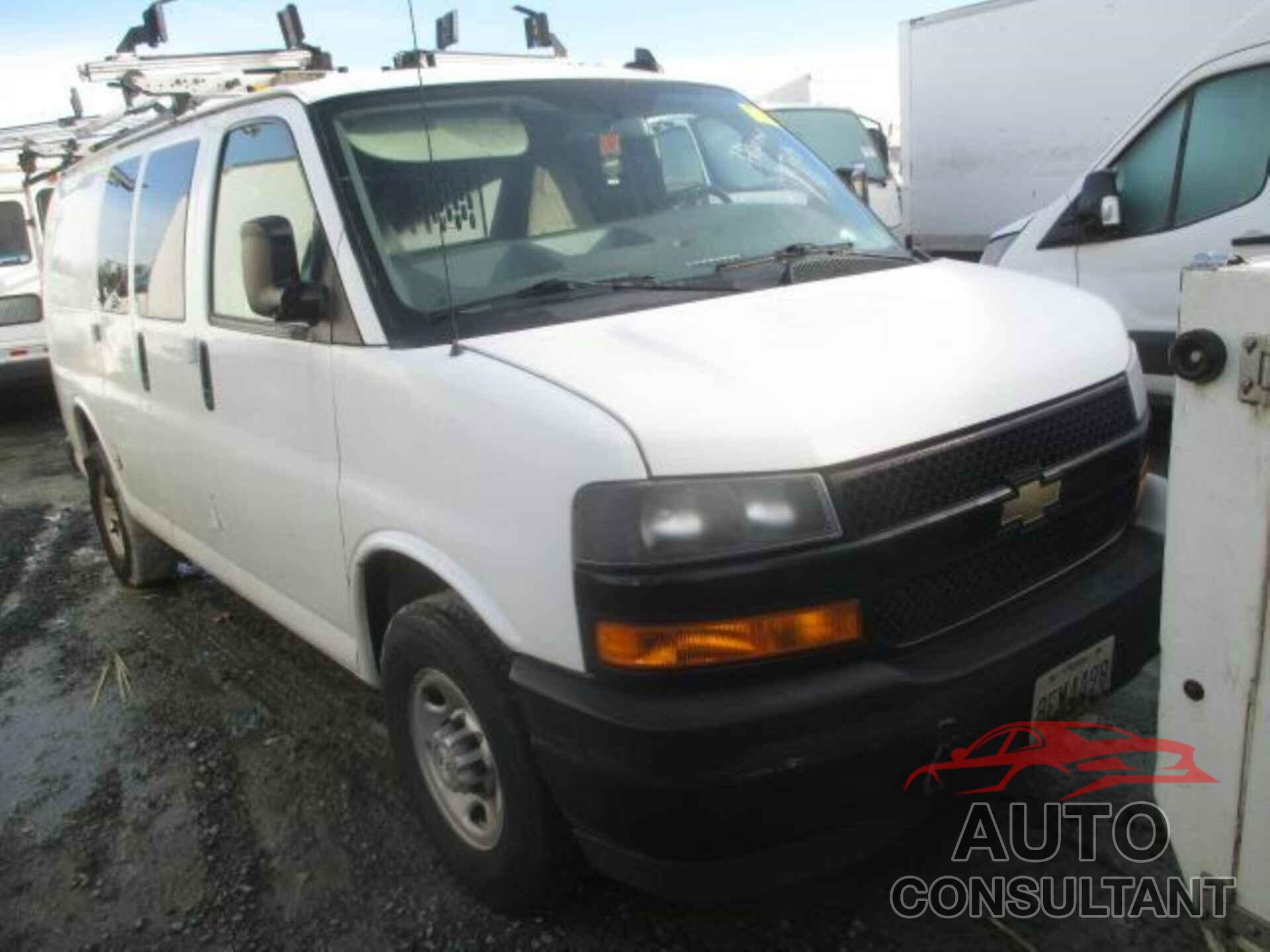 CHEVROLET EXPRESS 2500 2018 - 1GCWGAFP1J1268938