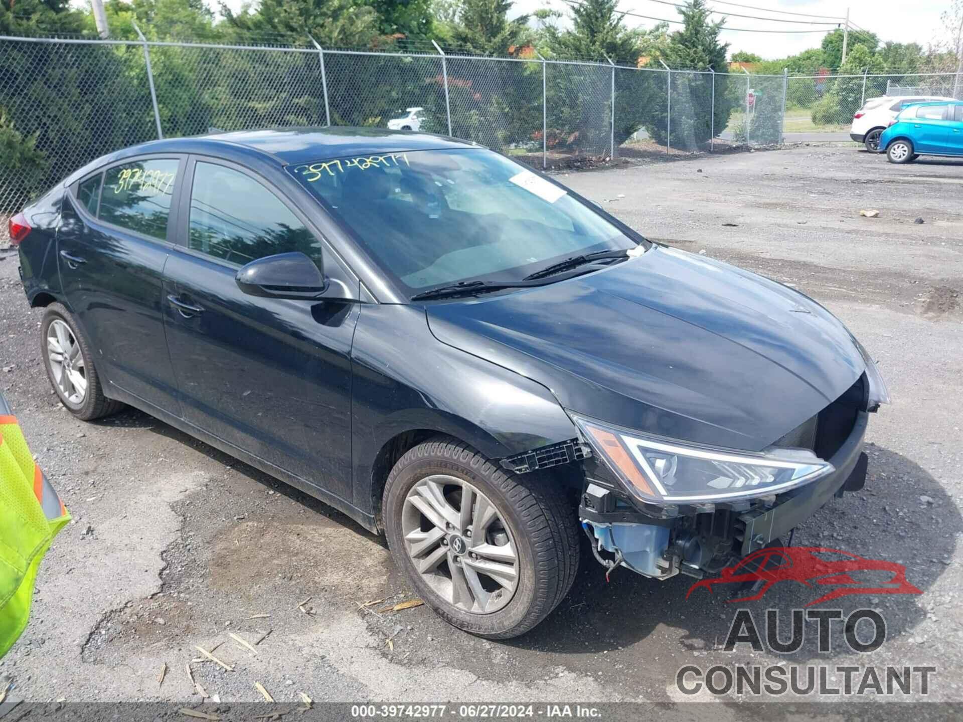 HYUNDAI ELANTRA 2019 - KMHD84LF7KU814252