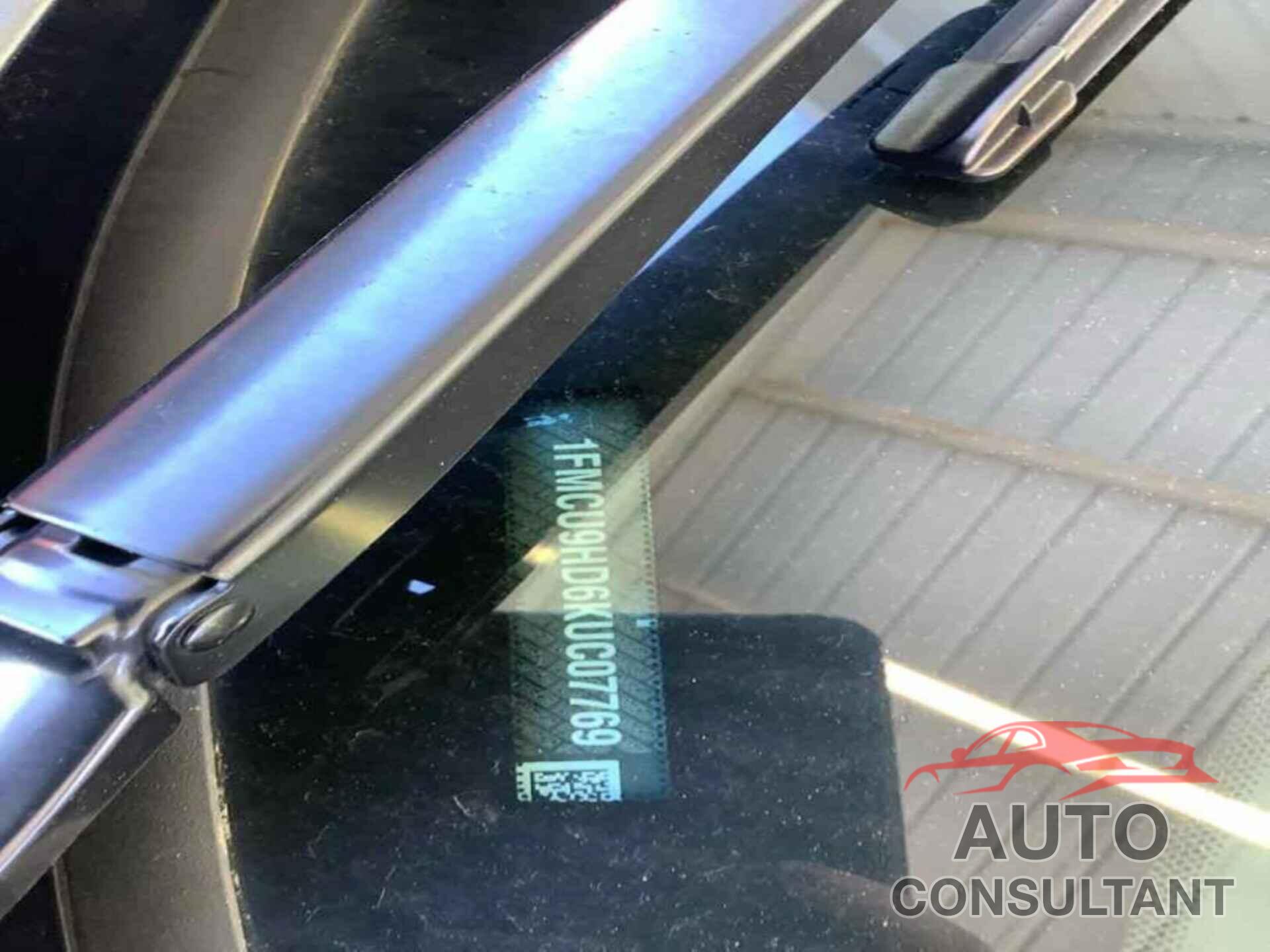 FORD ESCAPE 2019 - 1FMCU9HD6KUC07769