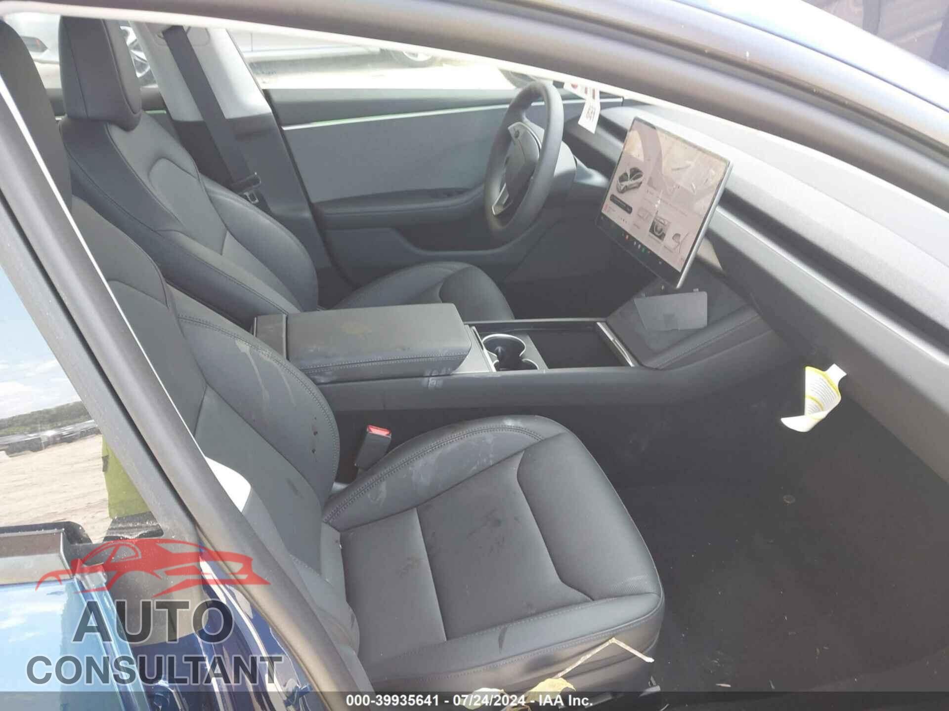 TESLA MODEL 3 2024 - 5YJ3E1EA1RF729404