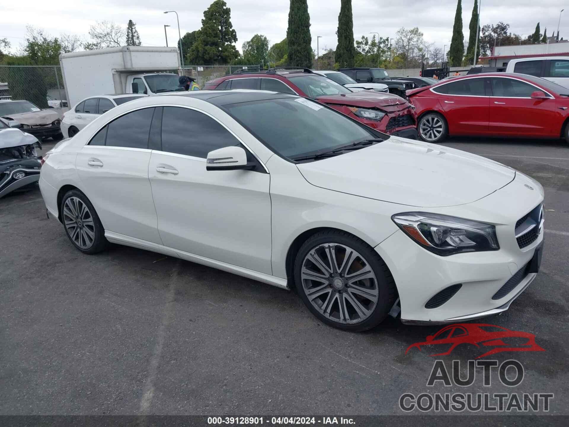 MERCEDES-BENZ CLA 250 2018 - WDDSJ4EB8JN520772