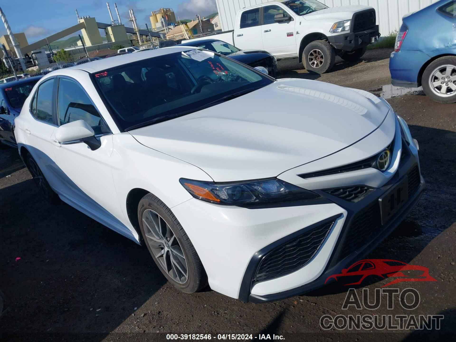 TOYOTA CAMRY 2022 - 4T1G11AK8NU682915