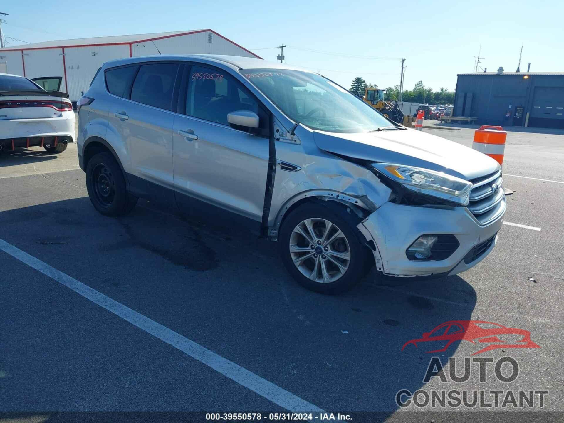 FORD ESCAPE 2017 - 1FMCU0GD0HUC47108